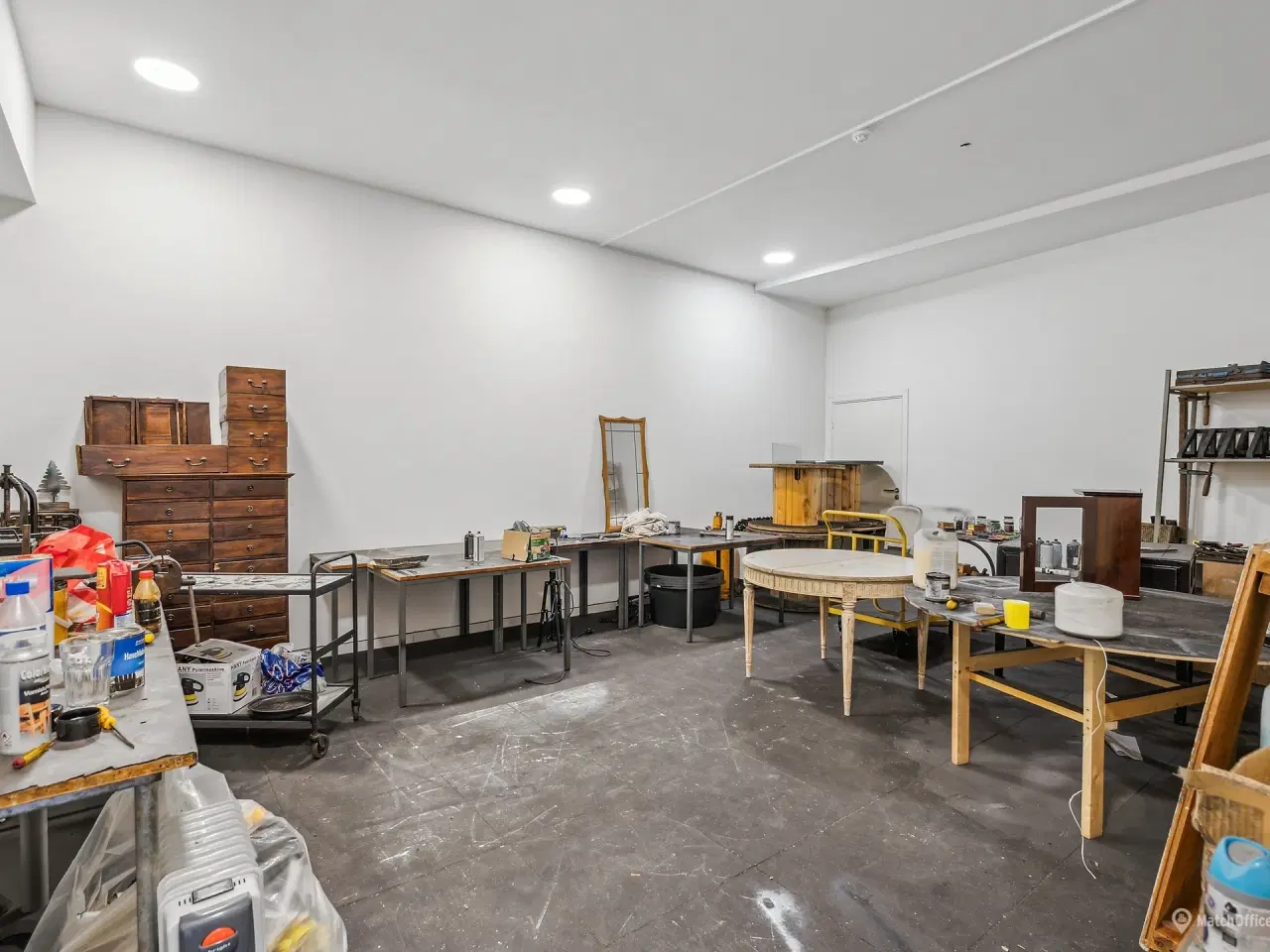 Billede 19 - Renoveret lejemål i en fabriksbygning med tilhørende stor parkeringsplads