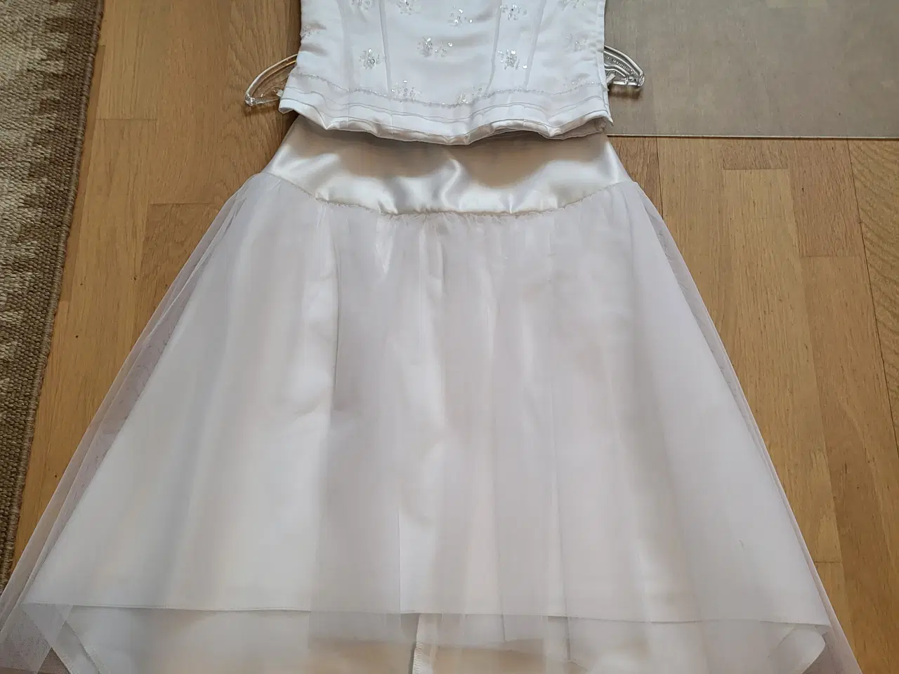 Billede 2 - Lilly konfirmationskjole 2-delt 