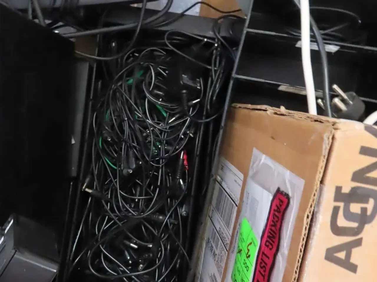 Billede 7 - Palle med rester fra TC ELECTRONIC
