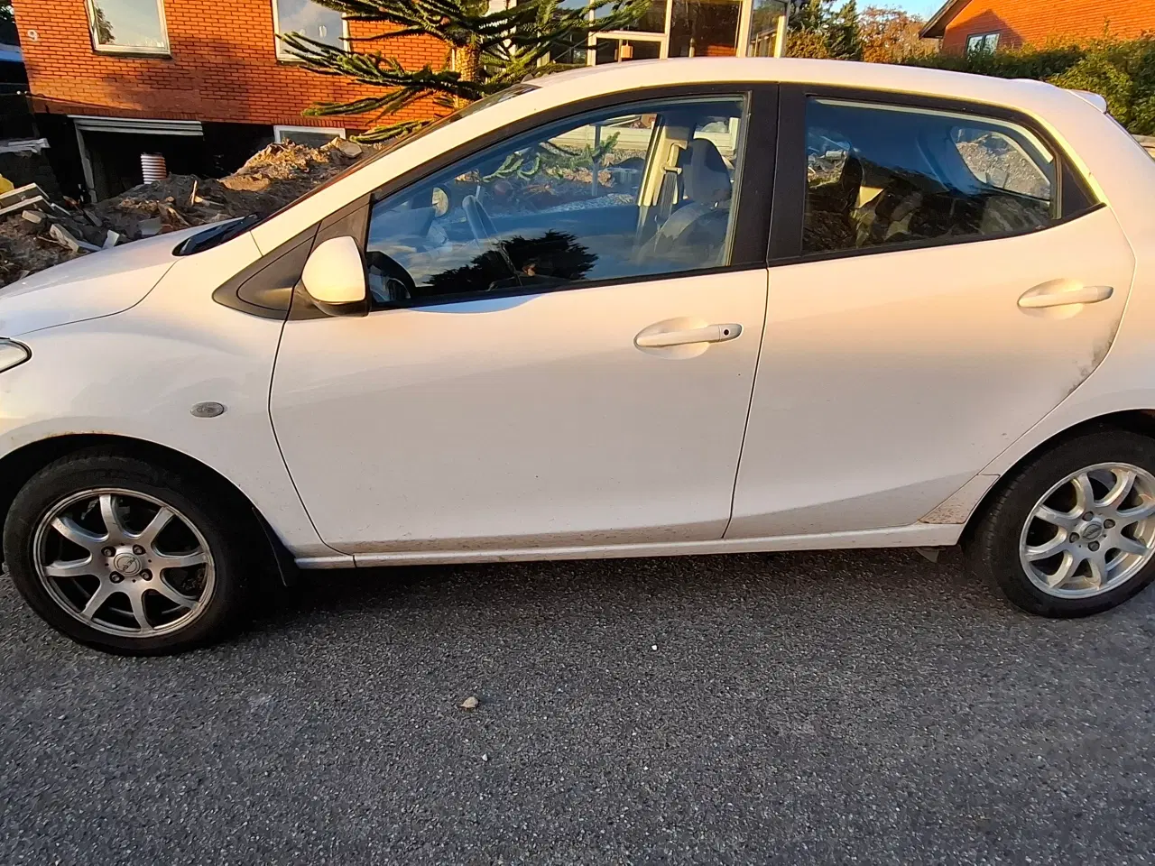 Billede 2 - Nysynet mazda 2