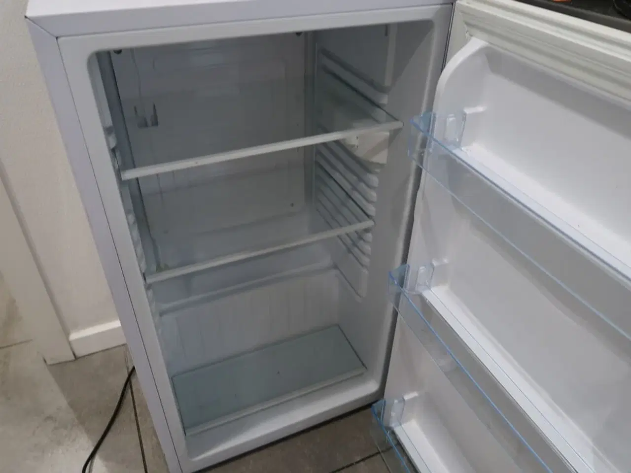 Billede 4 - Køleskab SENZ LA501W