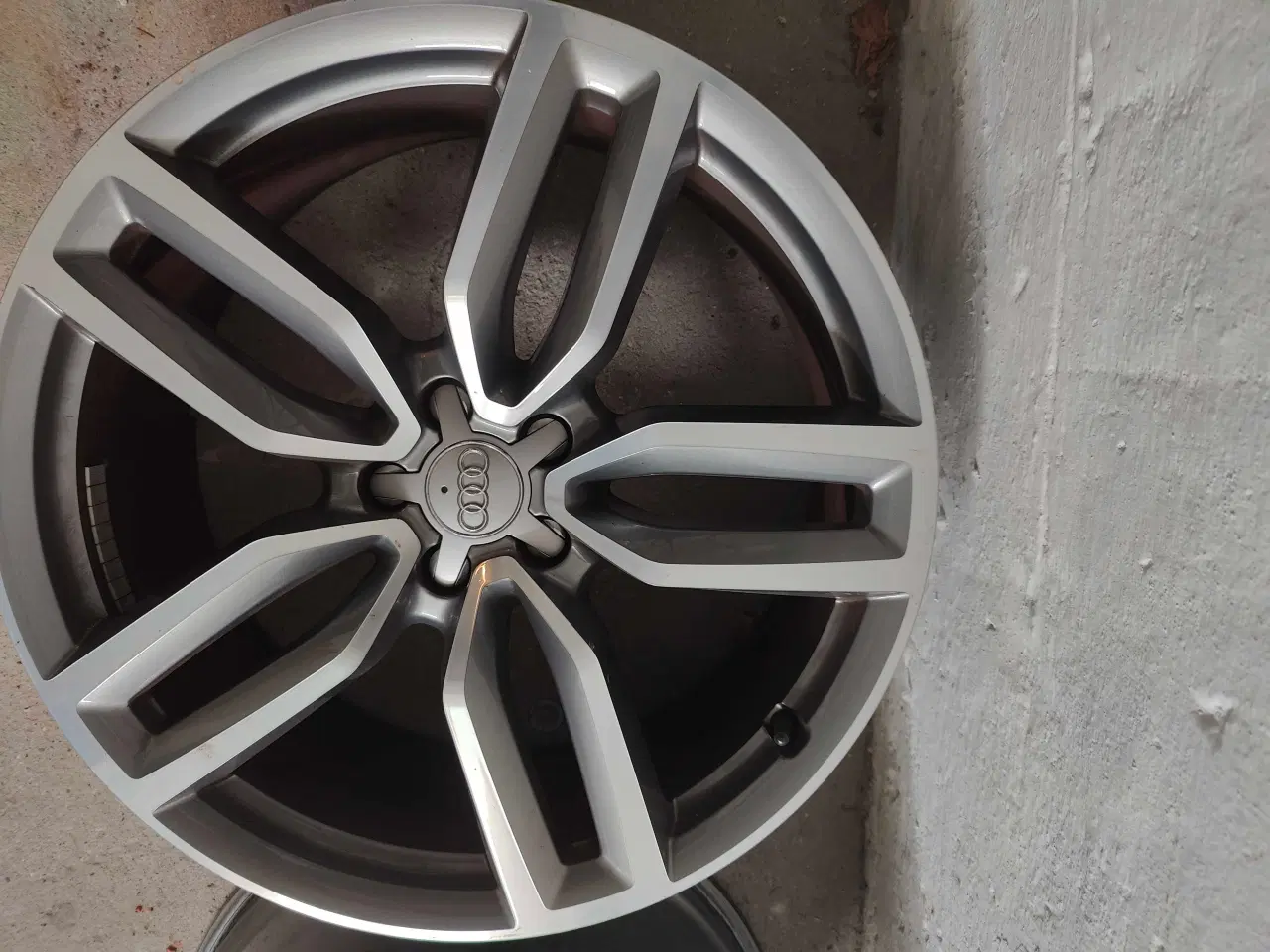 Billede 2 - Alufælge  til Audi