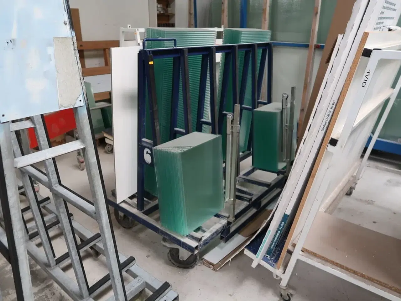 Billede 3 - 3 stk. opbevaringsstativer med div. Glas