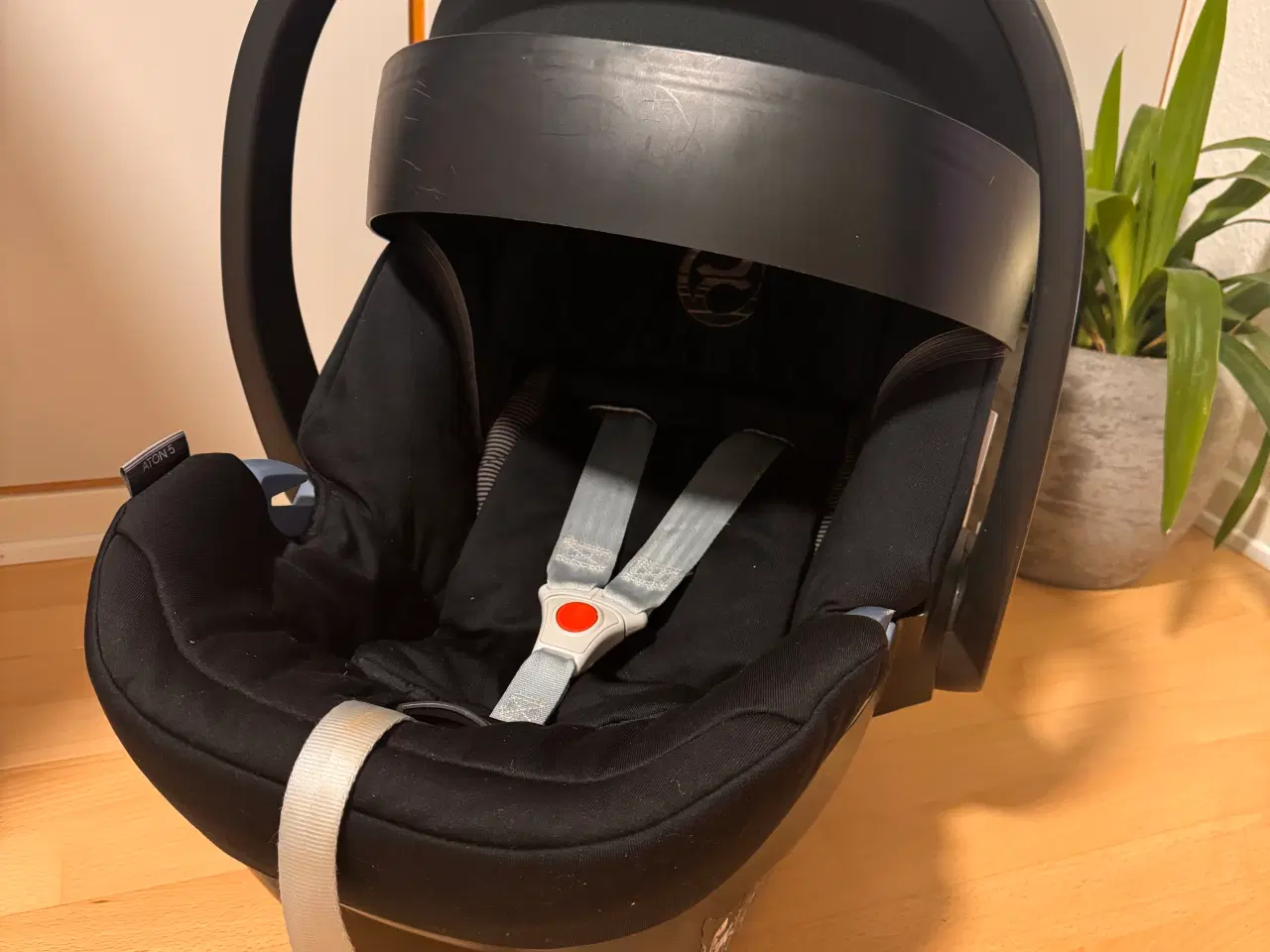 Billede 1 - Autostol – brugt men i pæn stand • Klar til hurtig