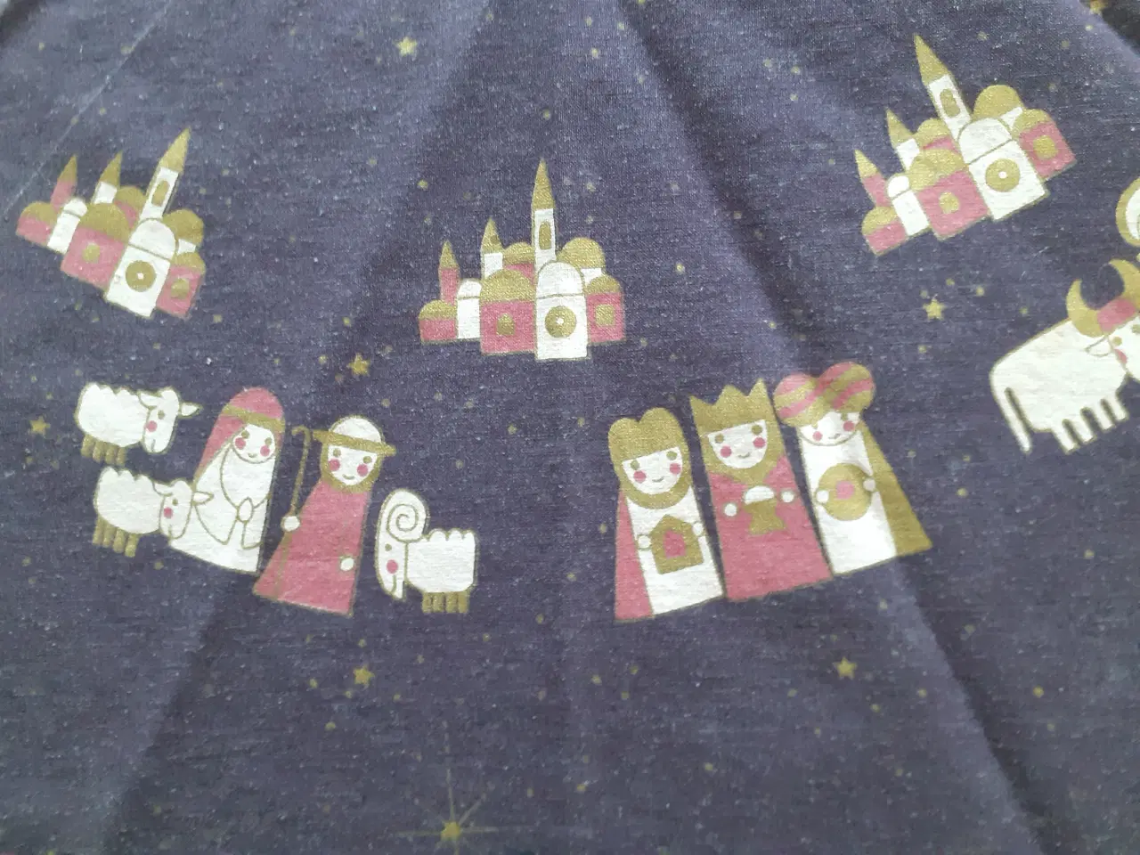 Billede 7 - SØDAHL "Bethlehem" - stor rund lilla dug fra 1992