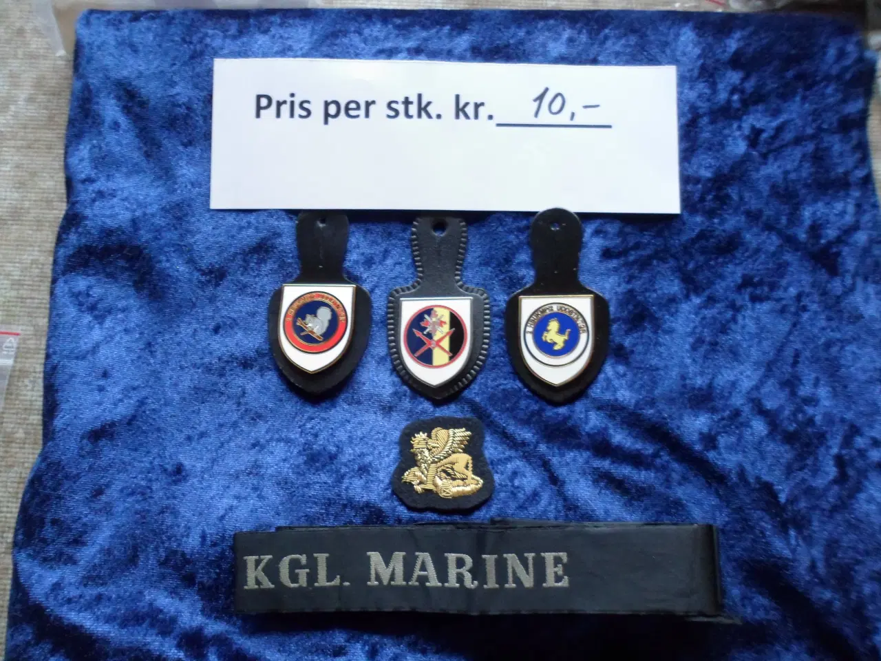 Billede 13 - Regimentsmærker m. m.