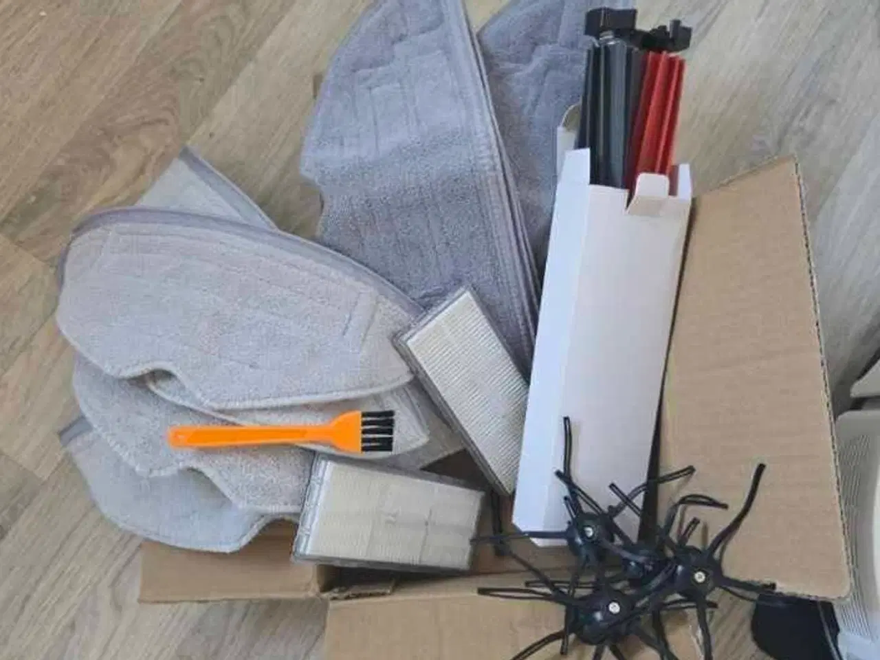 Billede 1 - ROBOROCK S8+ ROBOTSTØVSUGER  med opsamler