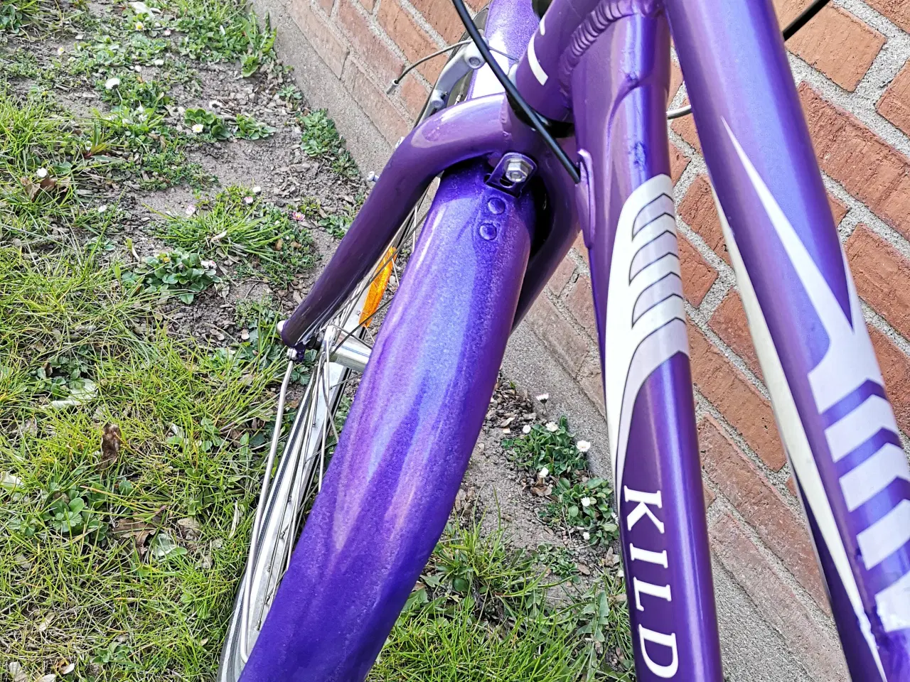 Billede 4 - Velholdt kildemoes pigecykel , 24" , 38 cm, 7 gear