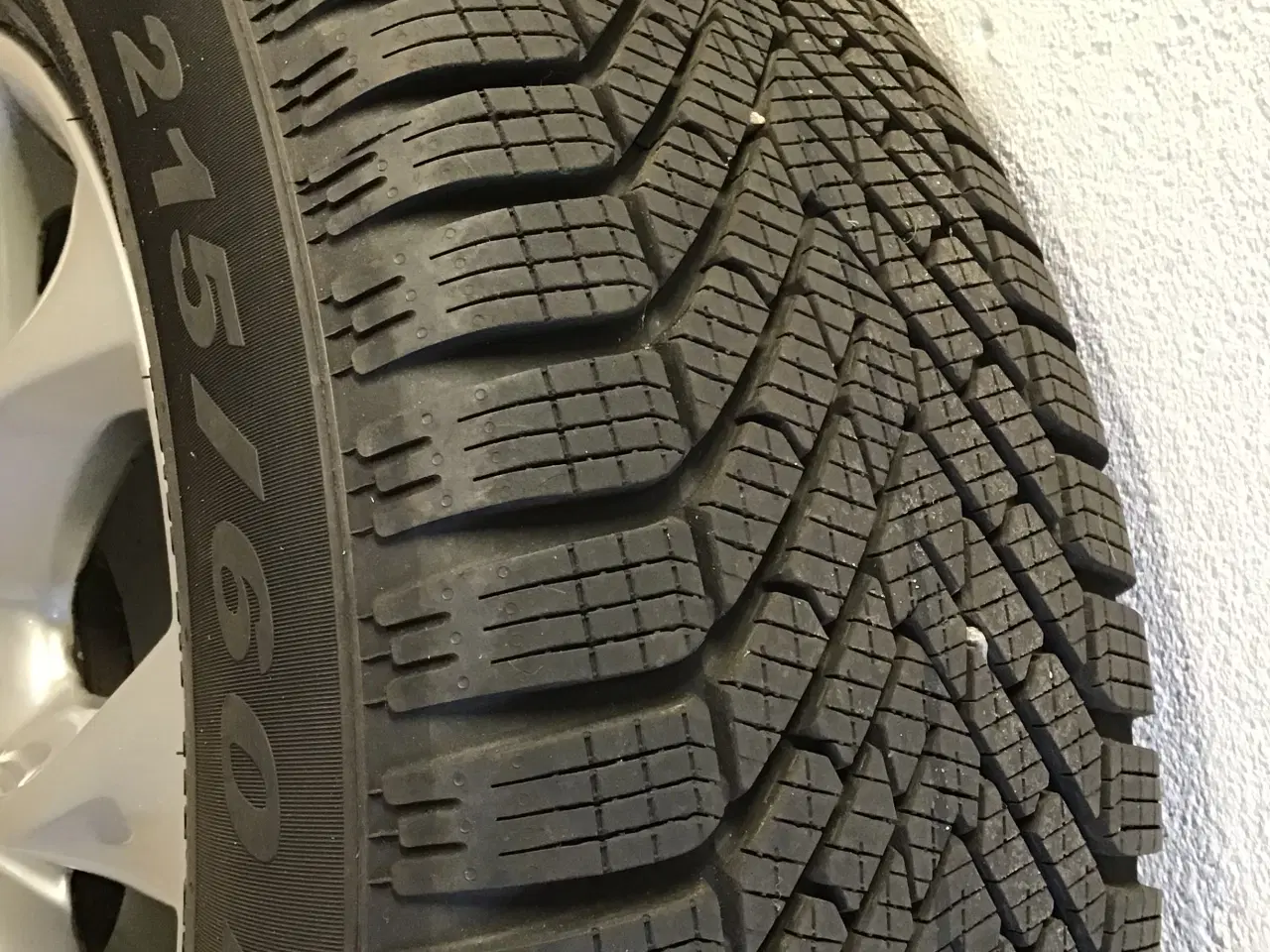 Billede 1 - Næsten nye vinterdæk sælges