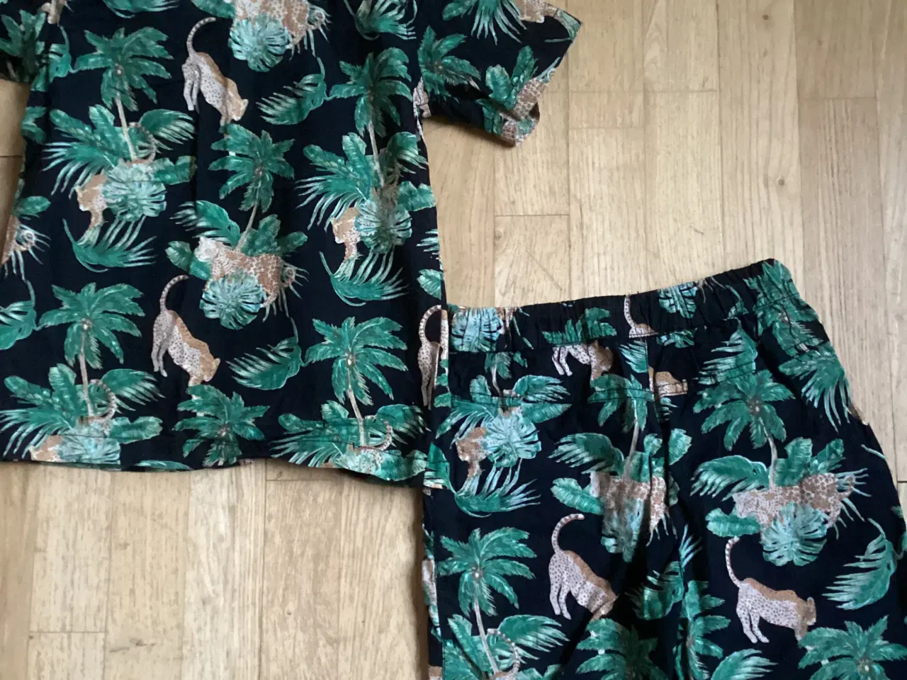 Billede 4 - Shortssæt med mønster