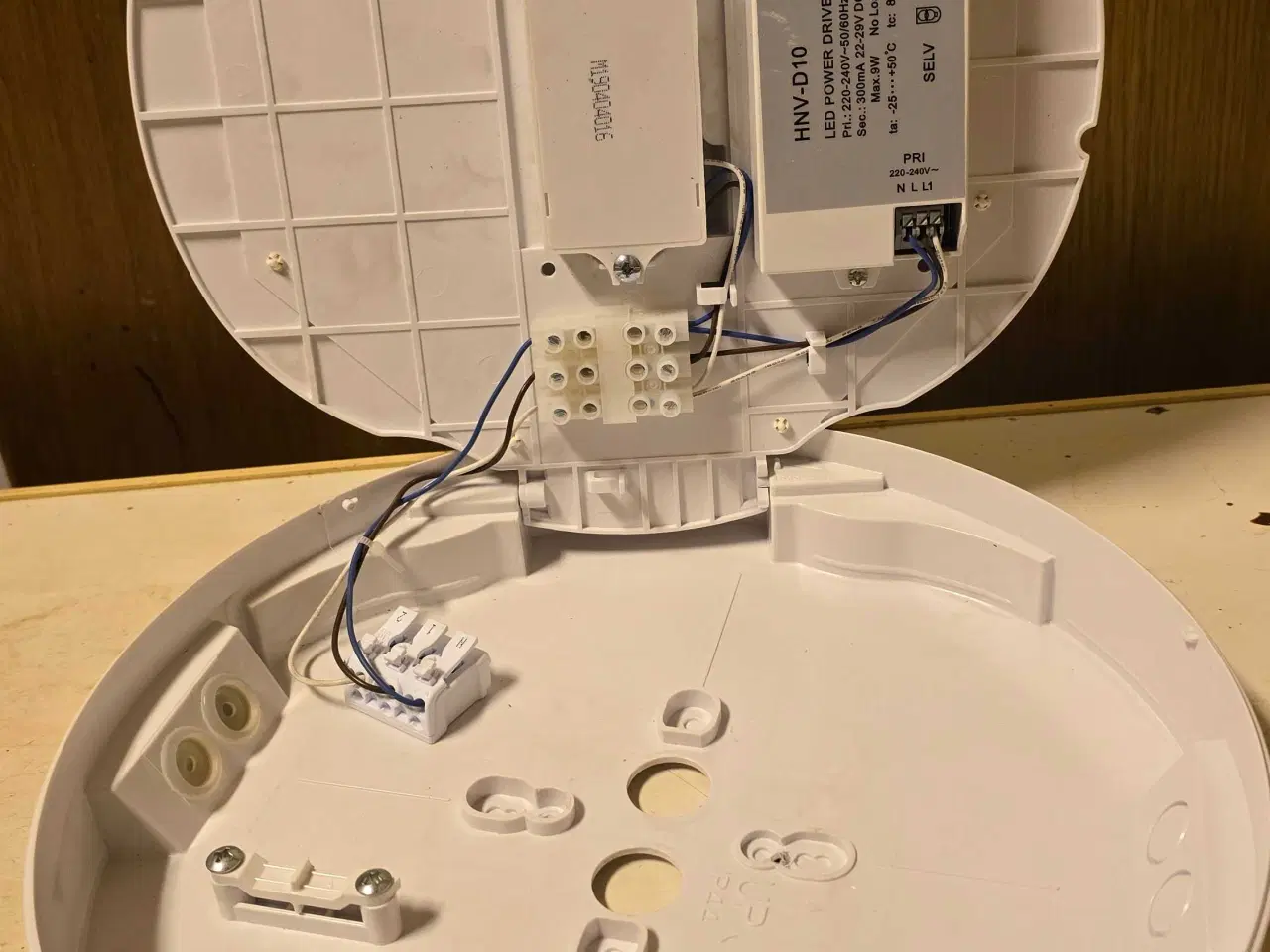 Billede 4 -  Led lampe.