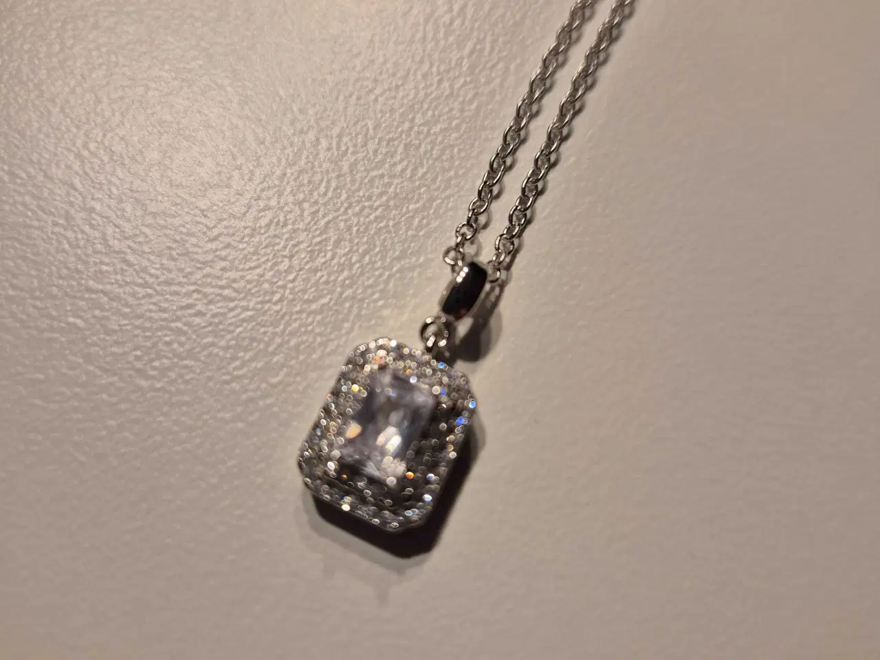 Billede 2 - Ny smuk sølvhalskæde med vedhæng med zirkoner