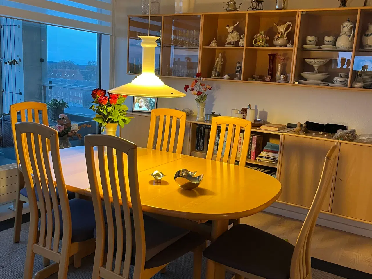 Billede 3 - Sofabordet i massiv lakeret bøg med 2 plader