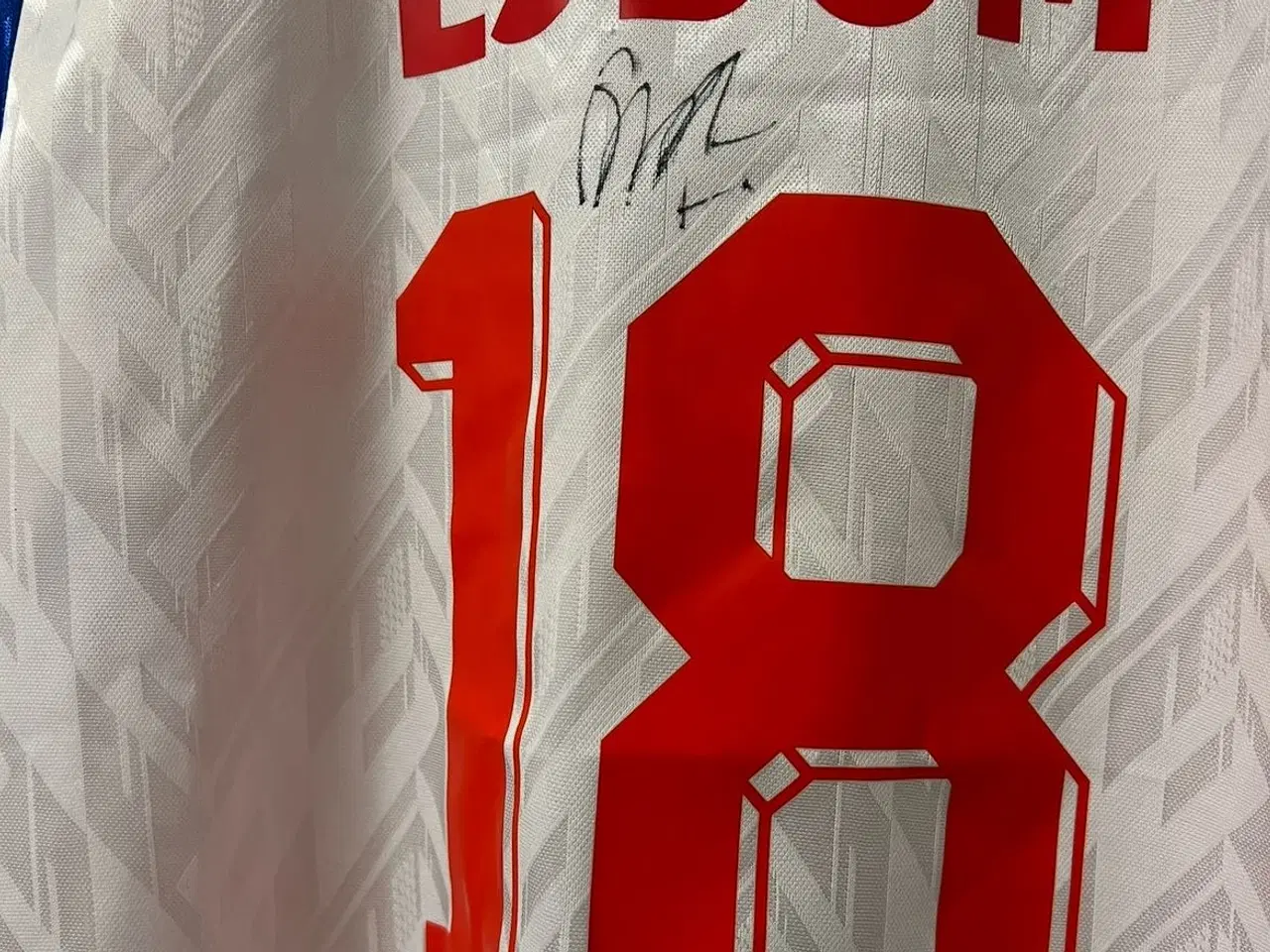 Billede 3 - OB trøje med autograf 