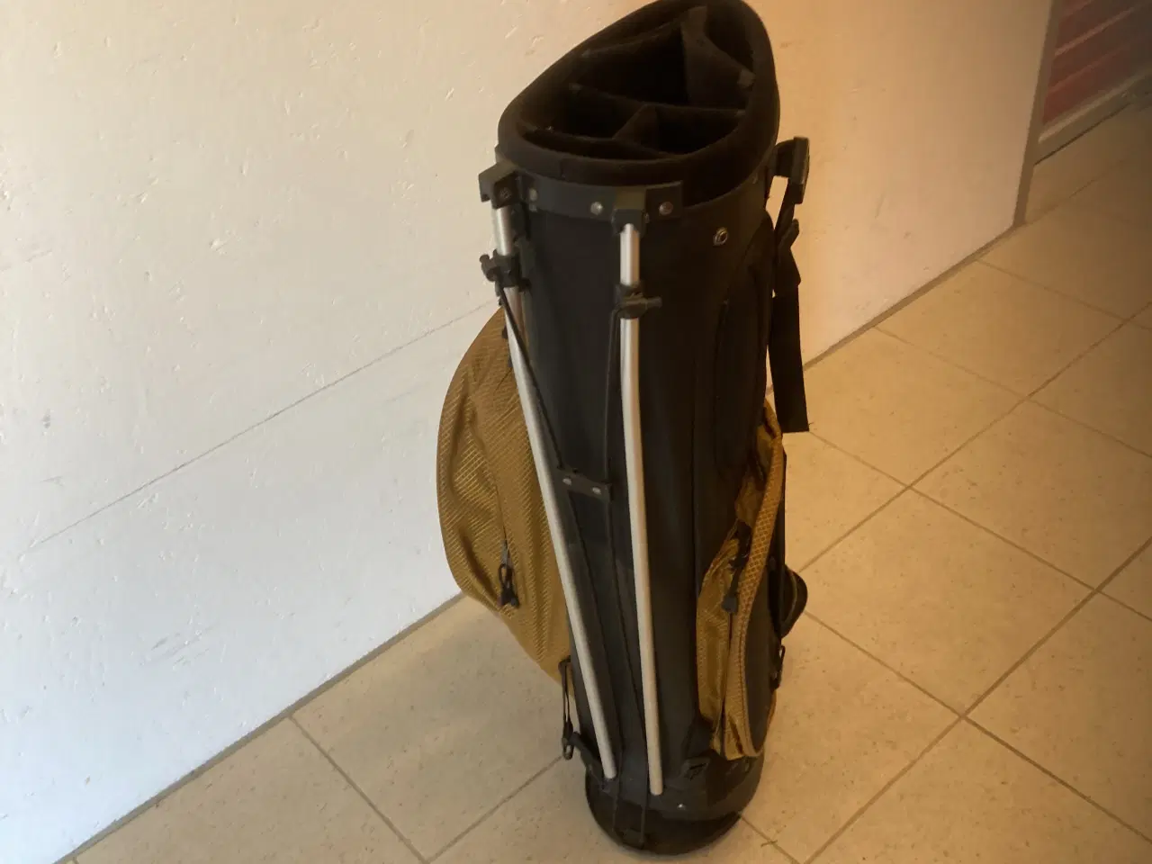Billede 4 - Golf BÆREBAG  Rummelig , dobb. Bæresele