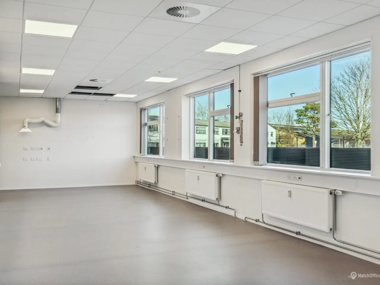 Billede 8 - Funktionelle lejemål med naturligt lysindfald lige ved Letbanen (2025)