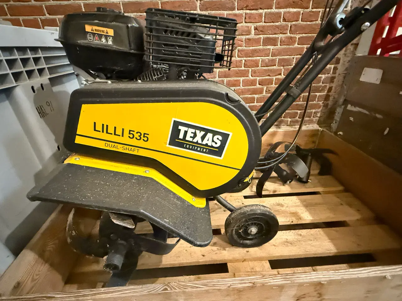 Billede 1 - Texas havefræser,  kun fræset 10 meter.