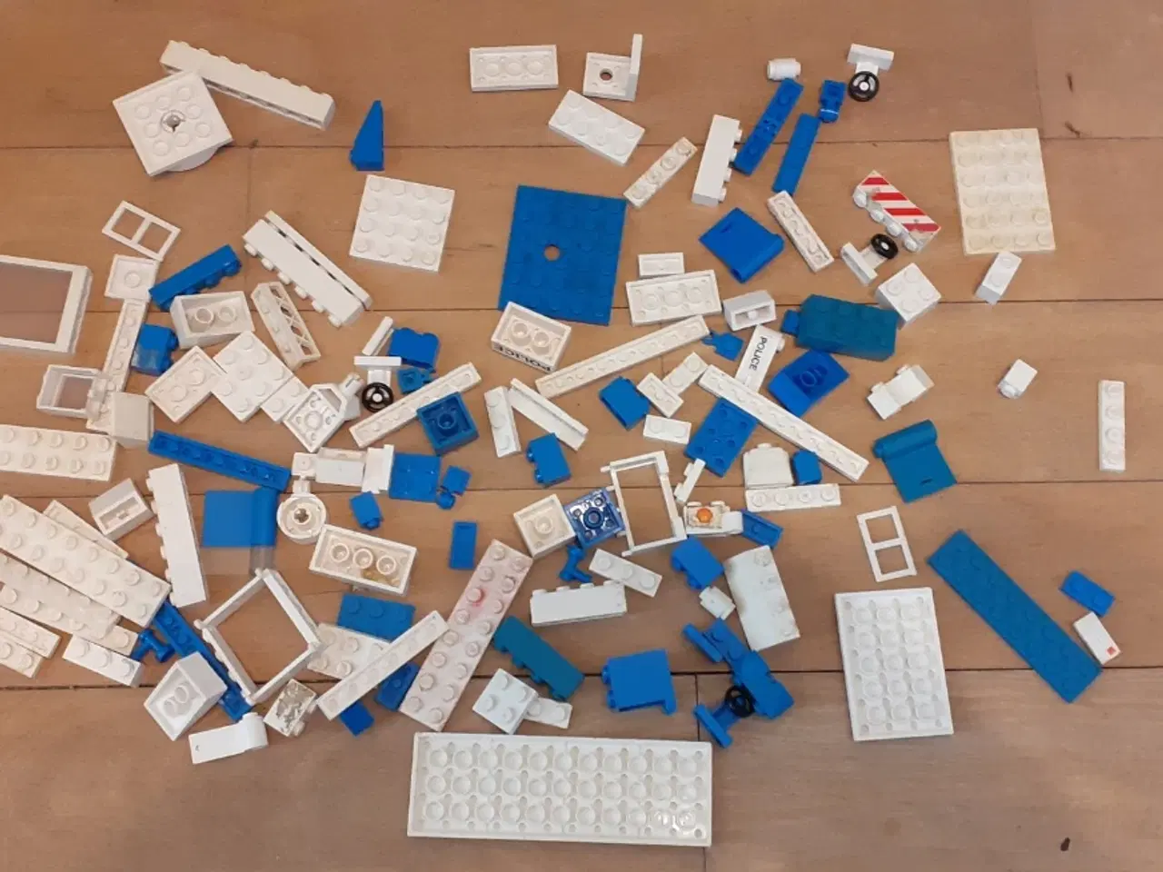 Billede 2 - LEGO 500 stk blå & hvide klodser Space m.m.
