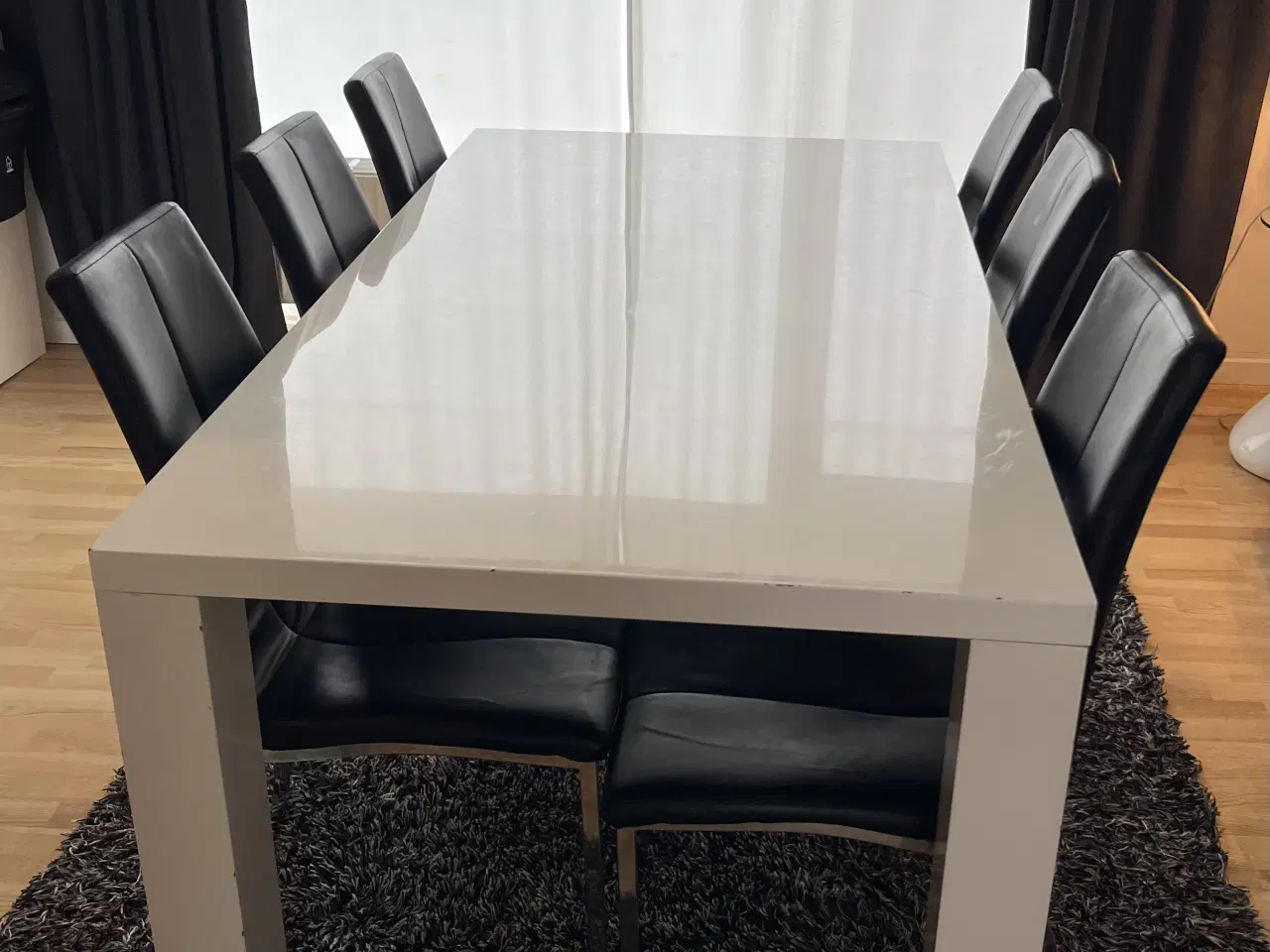 Billede 4 - Spisebord med stole