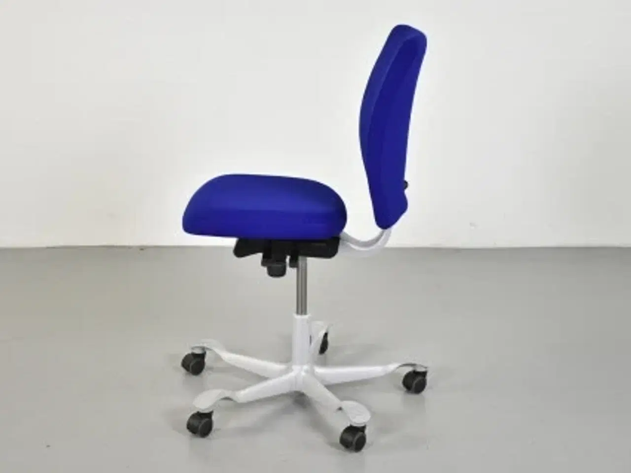 Billede 2 - Häg h04 4100 kontorstol med blåt polster og sølvgråt stel