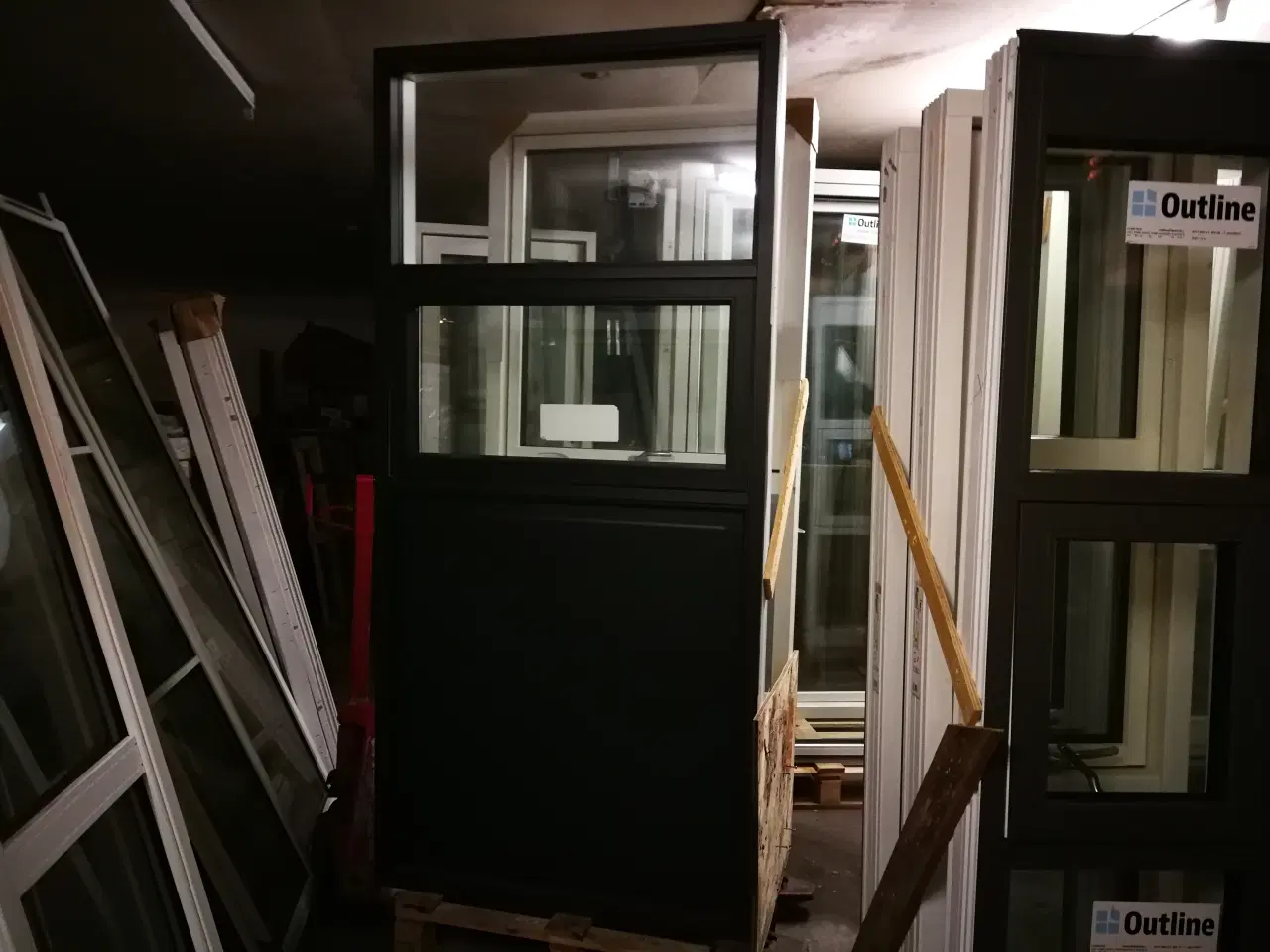 Billede 1 - NYT TRÆ/ALU 96,8X 211,8 VINDUESPARTI KR. 2800