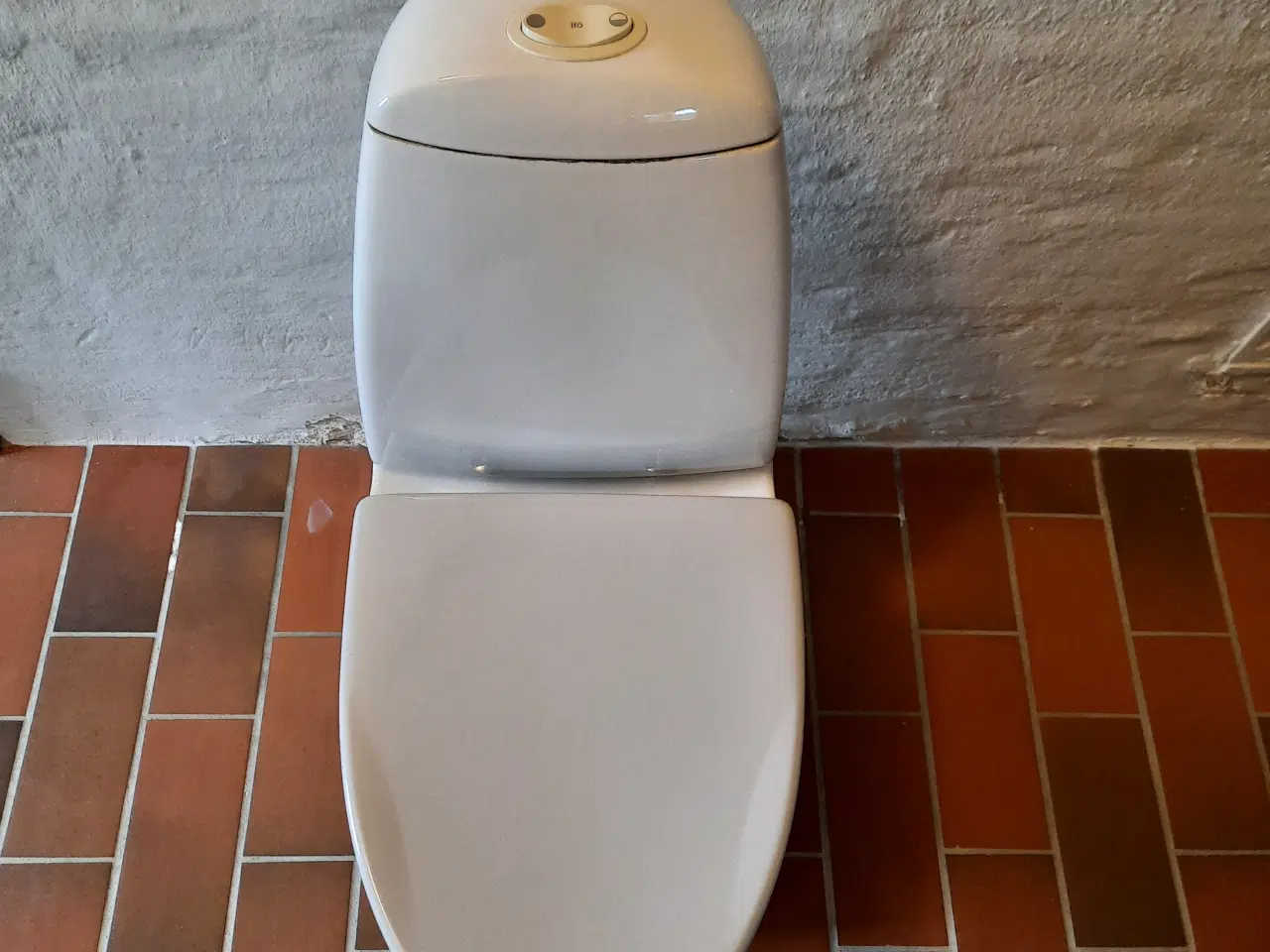 Billede 2 - IFØ Cera Toilet Hvid Porcelæn med Lysegrå Pressali