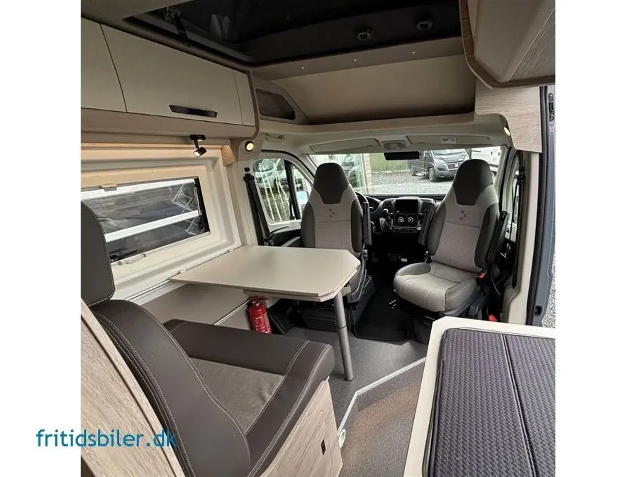 Billede 11 - 2025 - Bravia 599 180 Hk   Bravia 599 180 HK Med Automat gear og Hævetag med sovepladser til 4 personer
