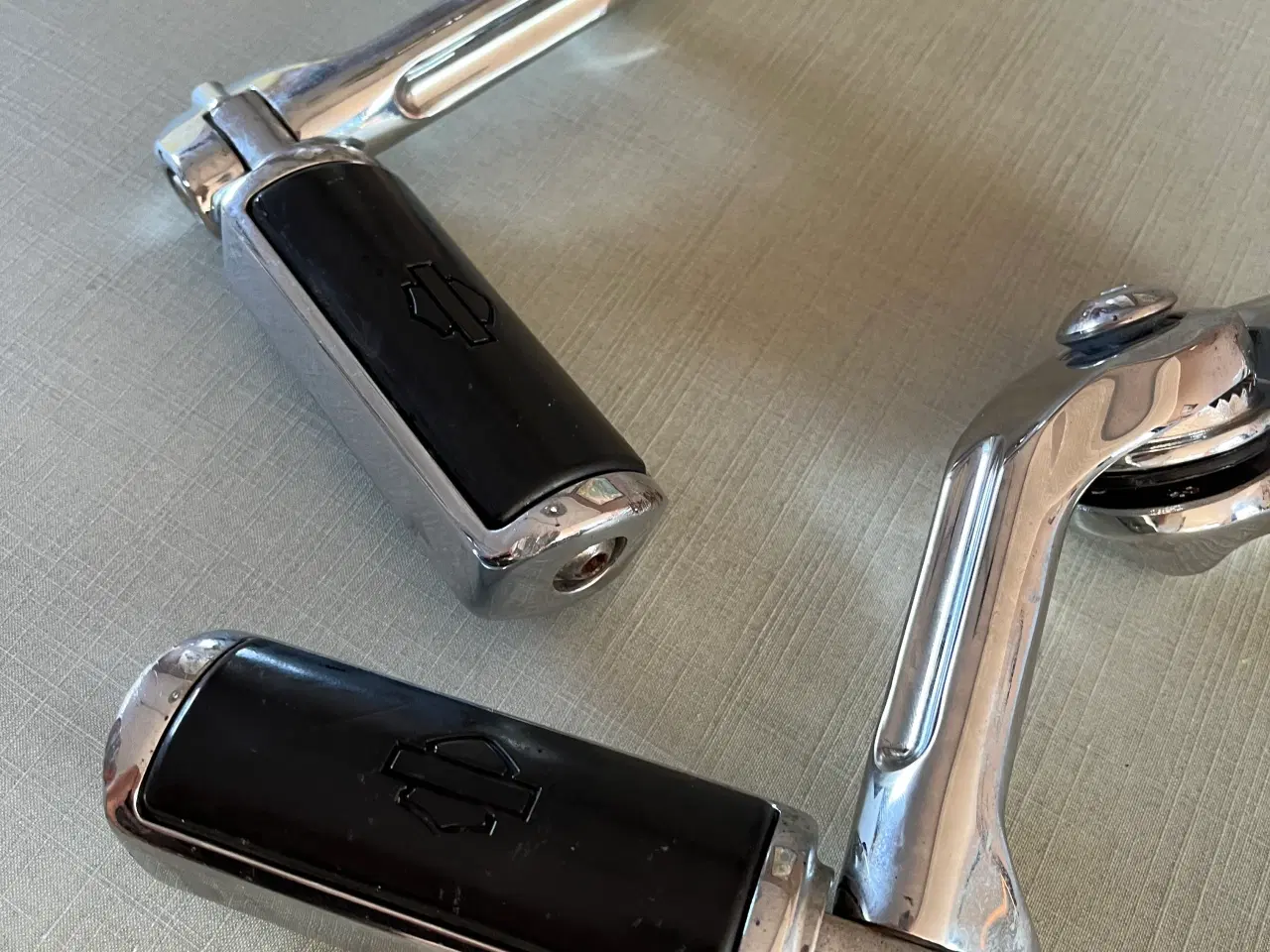 Billede 4 - 2 sæt highway pegs Harley-Davidson