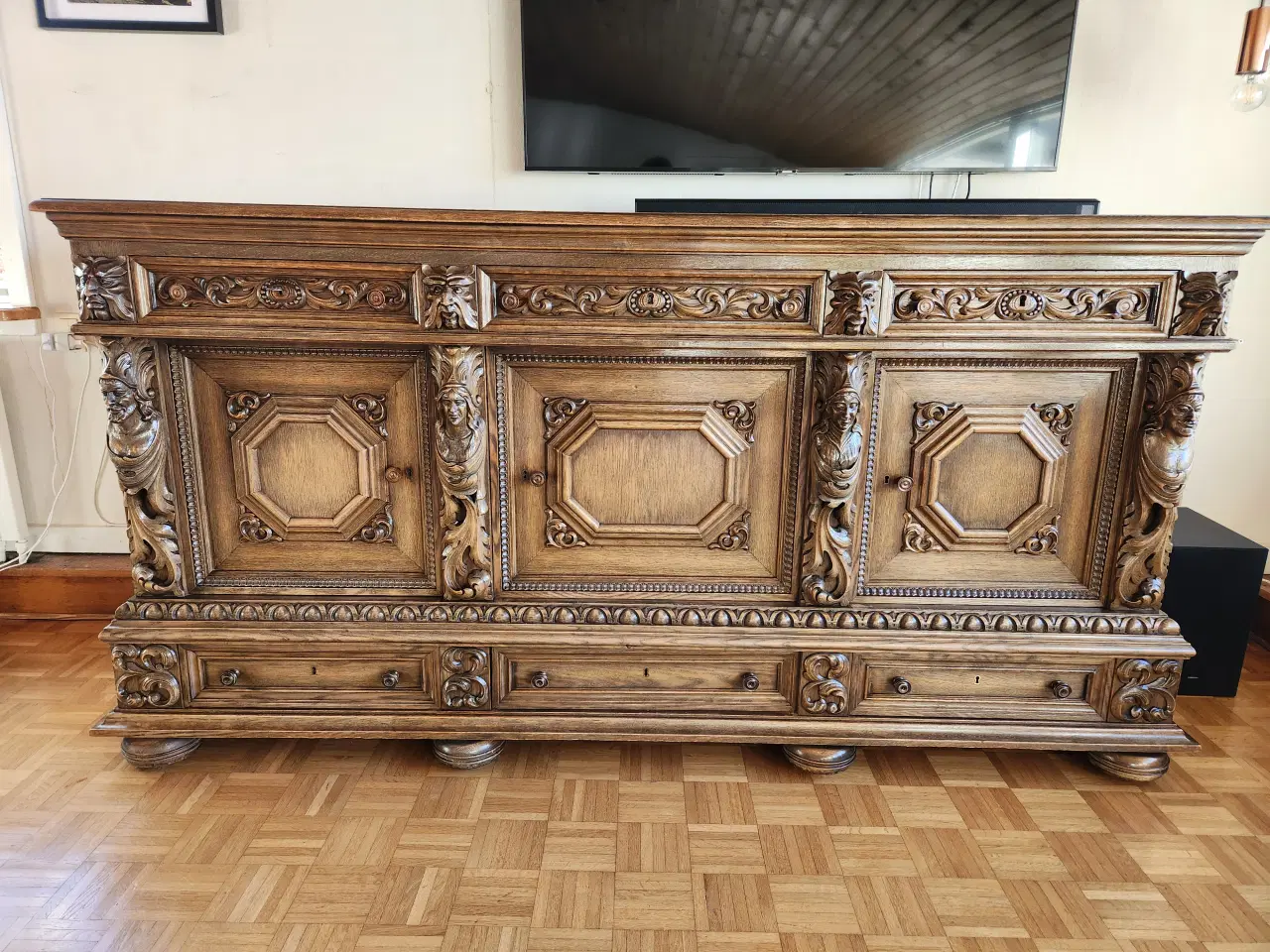 Billede 7 - Komplet spisestue i mørkbejdset eg.