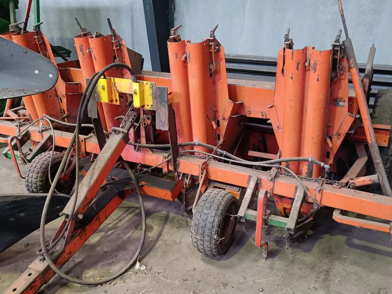 Billede 5 - Underhaug 4 rækket med Viby bejdsetank & sporløsner