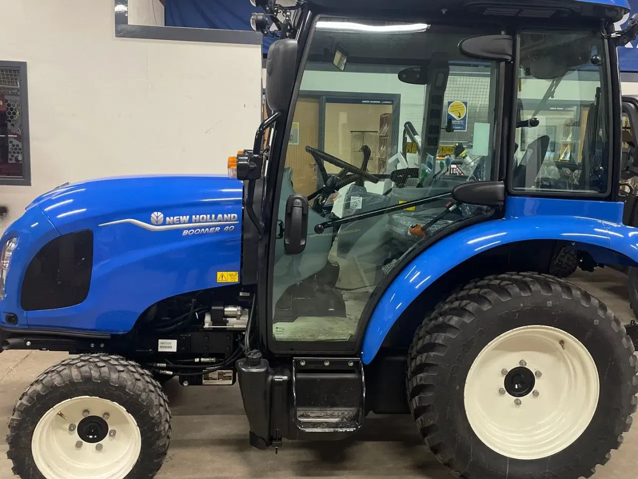 Billede 2 - New Holland BOOMER 40 HST Fabriksny