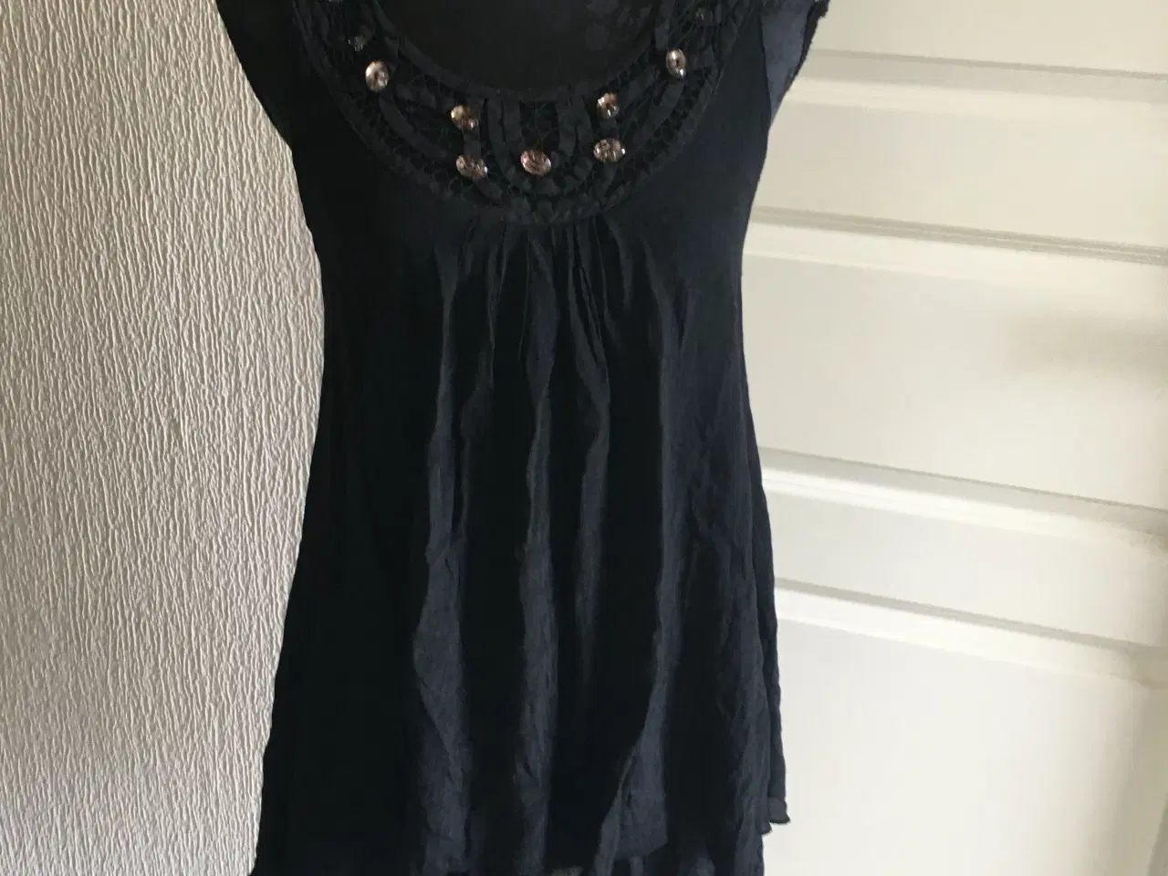 Billede 1 - Helt ny flot sort Drys fest/sommerkjole str. s