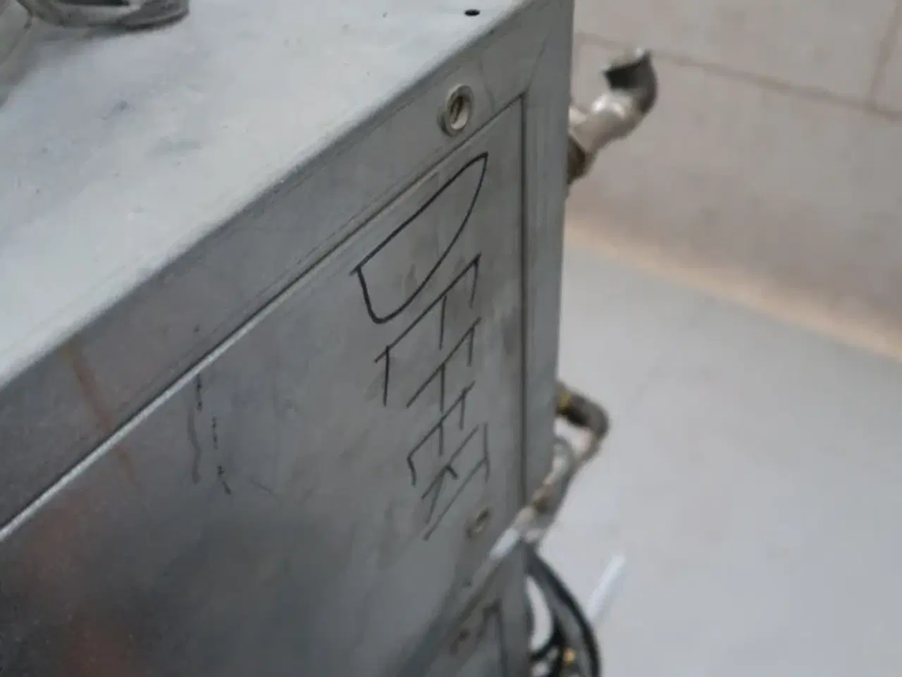 Billede 5 - Palle med udsugningsdele (defekt)