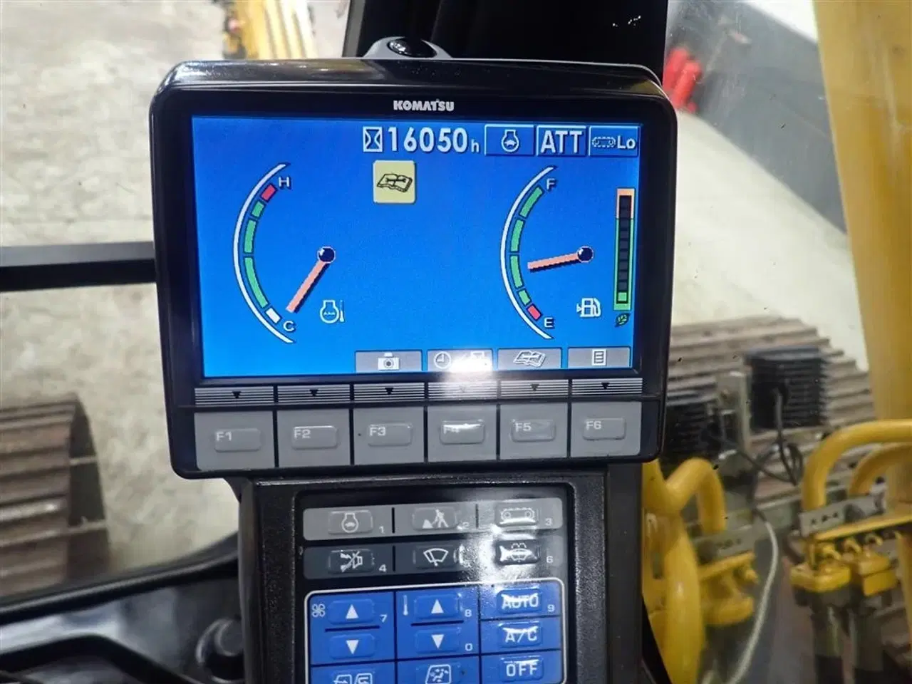 Billede 24 - Komatsu PC240 LC-8 1000 timer. siden ny undervogn