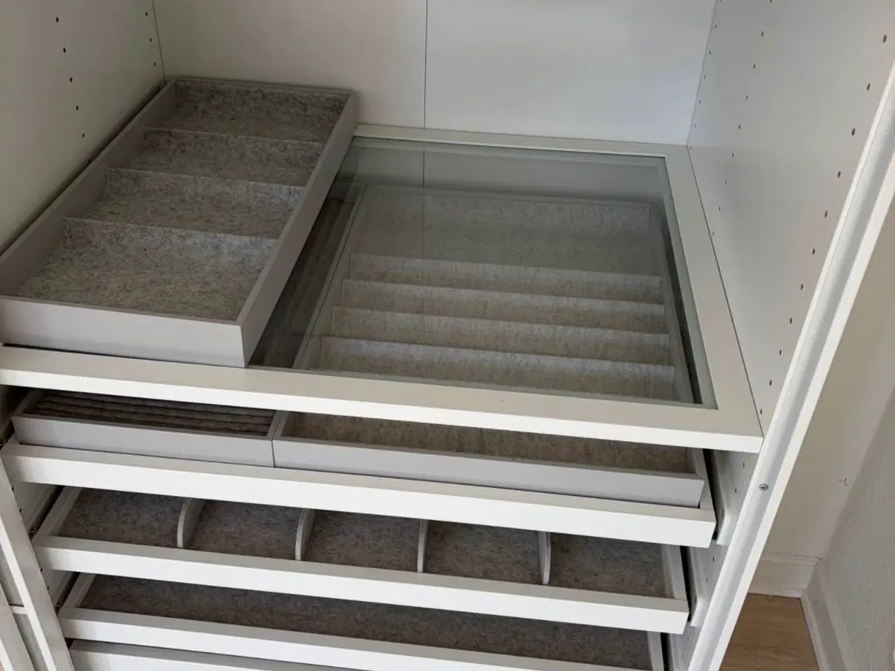 Billede 4 - Lækkert og stort PAX garderobeskab fra IKEA 