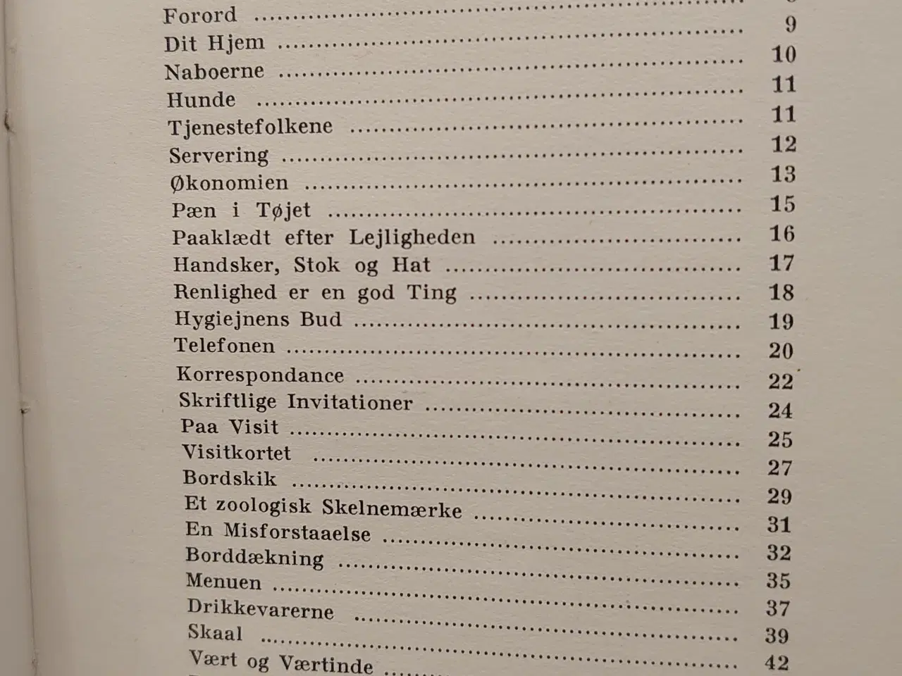 Billede 3 - Baronesse Agathe:Korrekt Optræden i Hjemmet og....