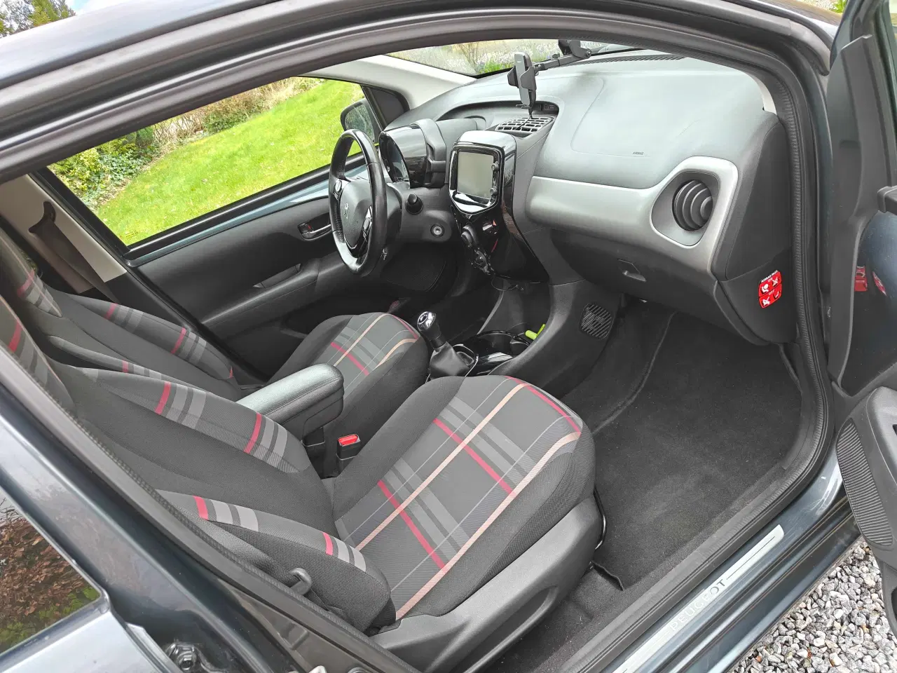 Billede 5 - Fin & velkørende Peugeot 108 1.0 5d 