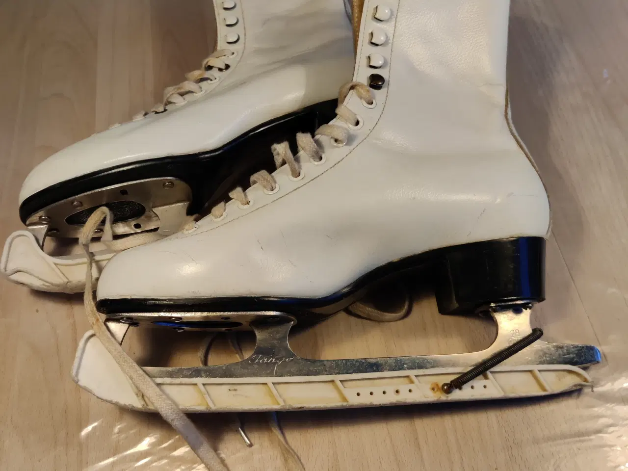 Billede 1 - Kunstskøjter