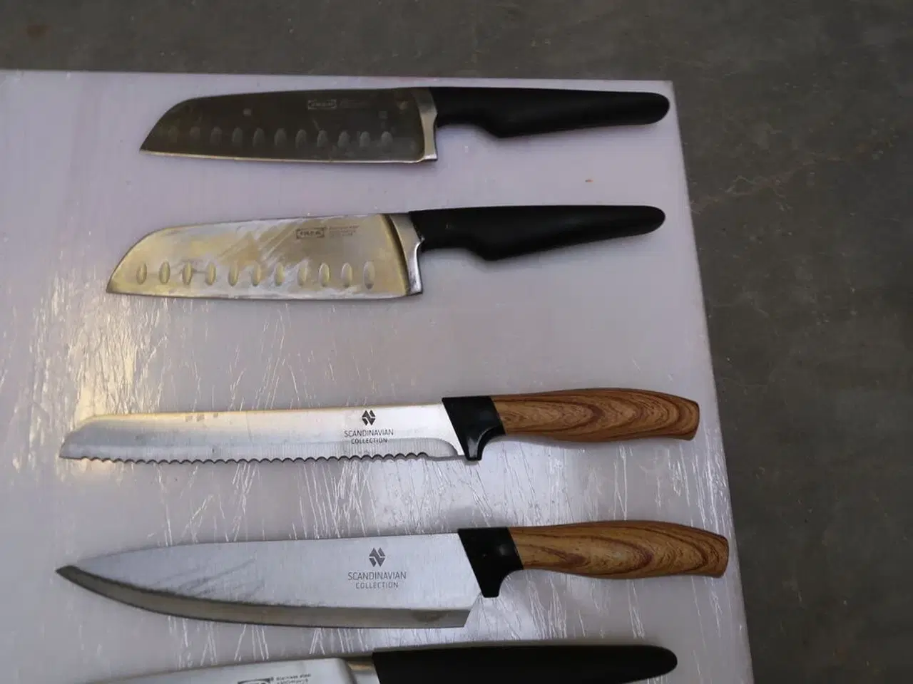 Billede 4 - Skærebræt & knivholder med knive