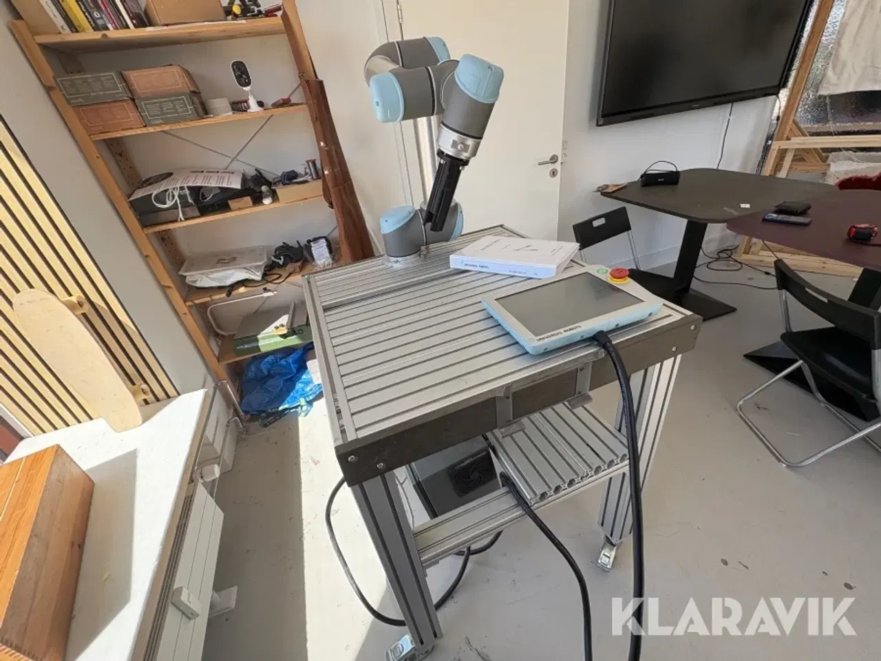 Billede 2 - Robot Universal Robot UR5/CB3 med rullebord