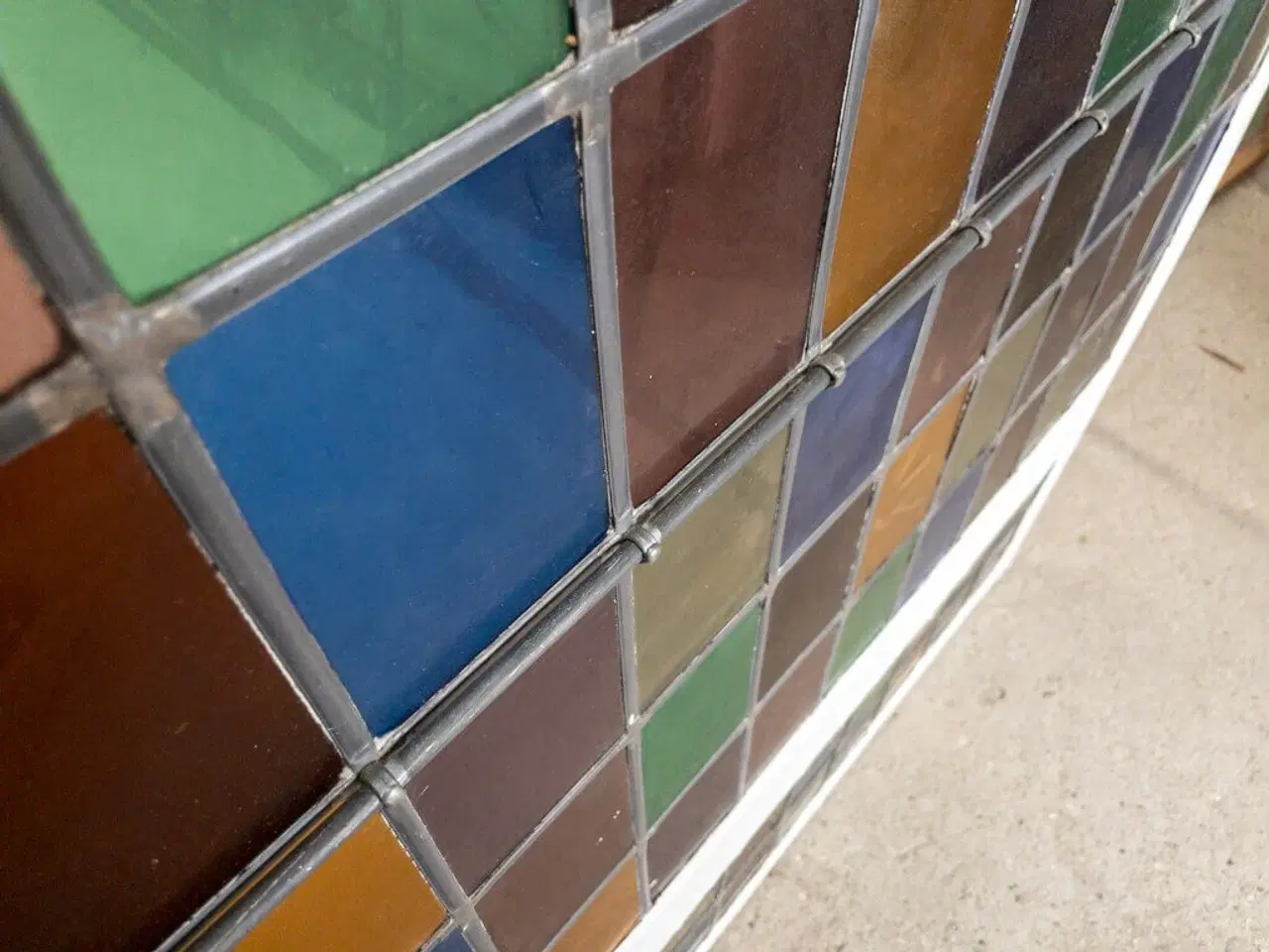 Billede 4 - Kæmpe blyindfattet forsatsvindue m. farvet glas