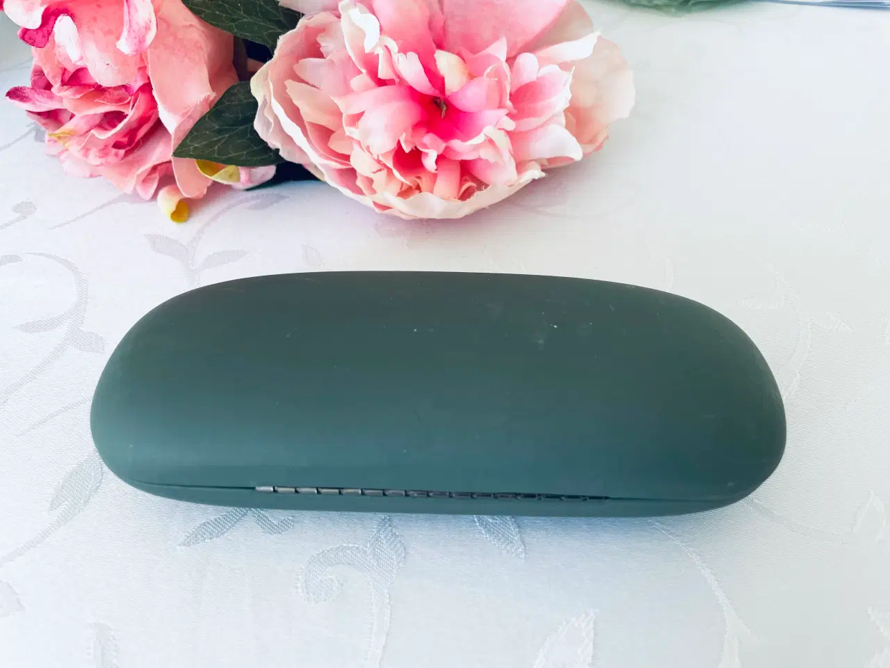 Billede 6 - Brille etui og 2 x ubrugte pudseklude 