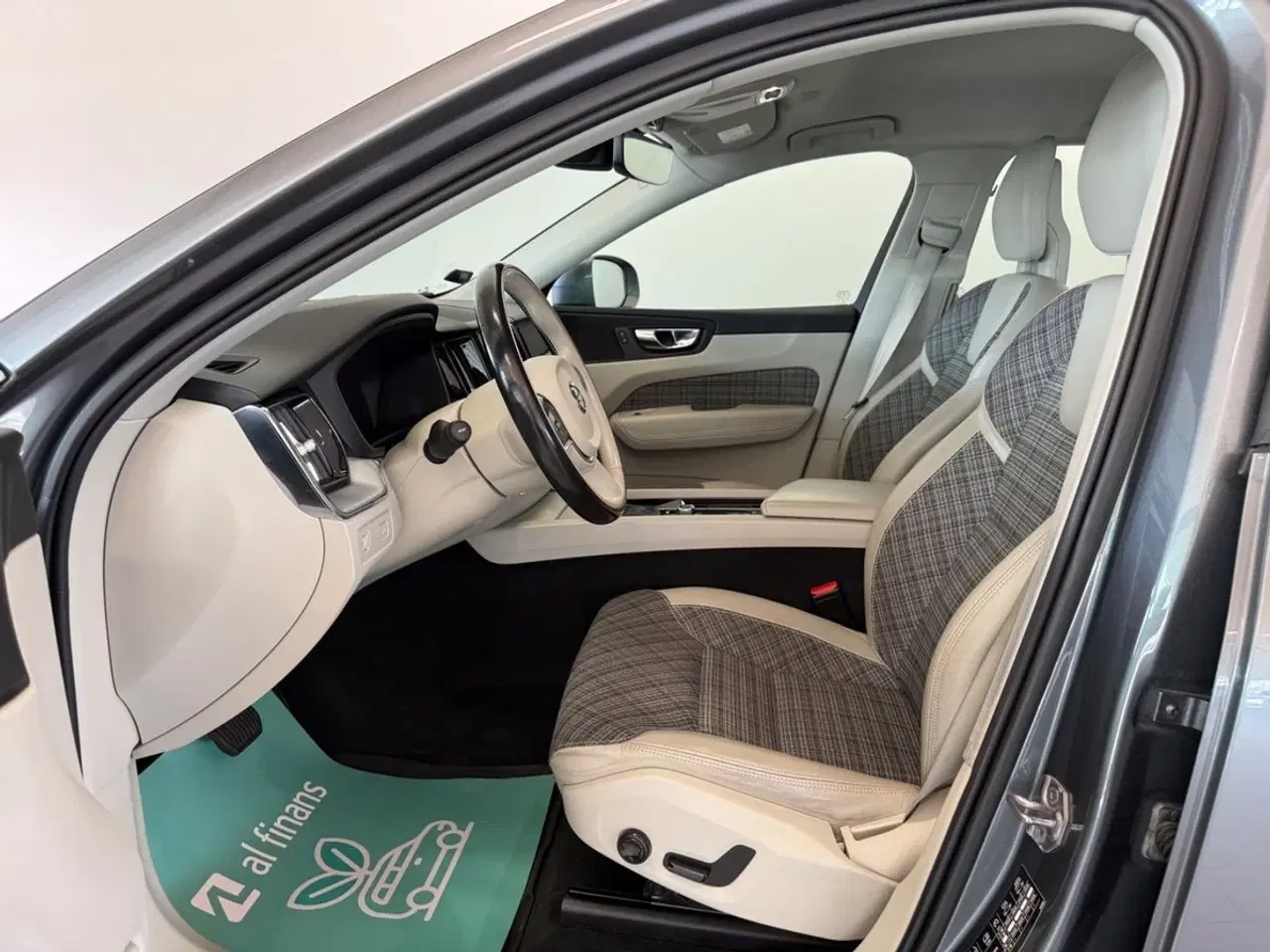 Billede 8 - Volvo XC60 2,0 D4 190 Momentum aut.