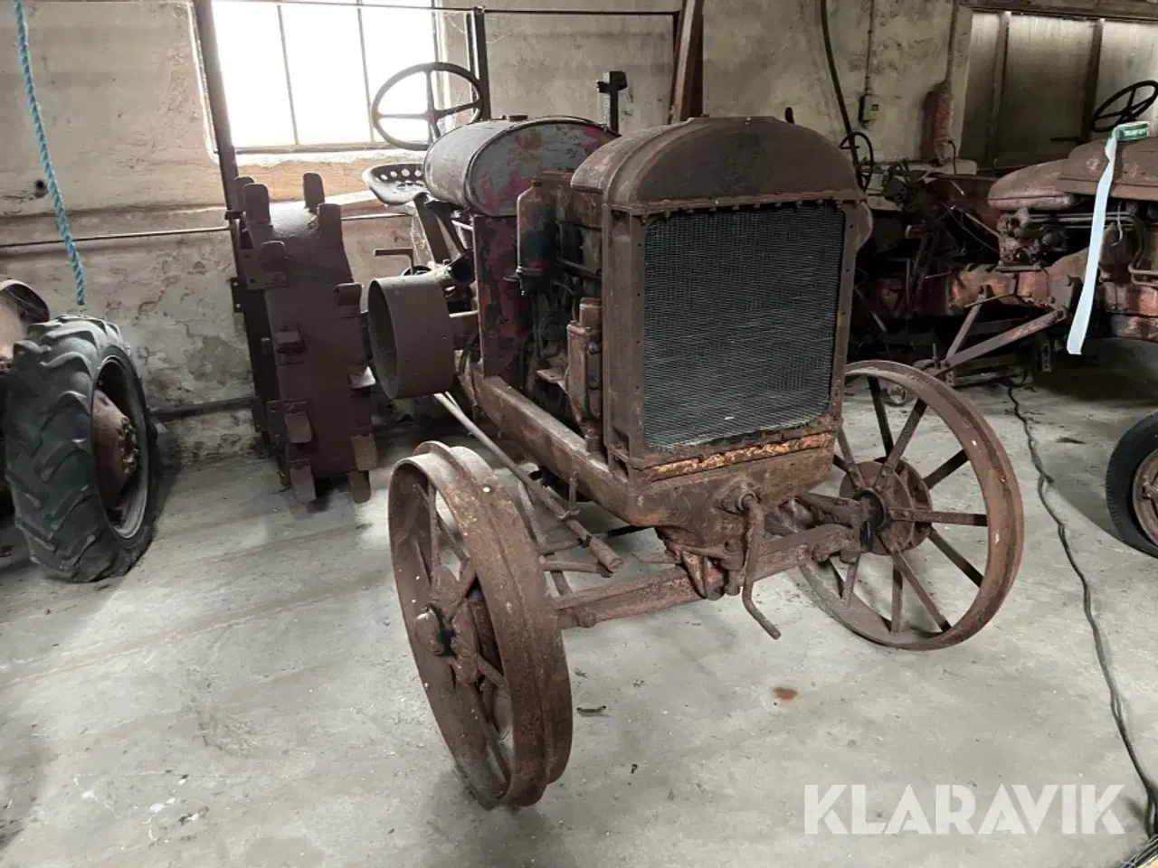 Billede 3 - Veterantraktor Farmall