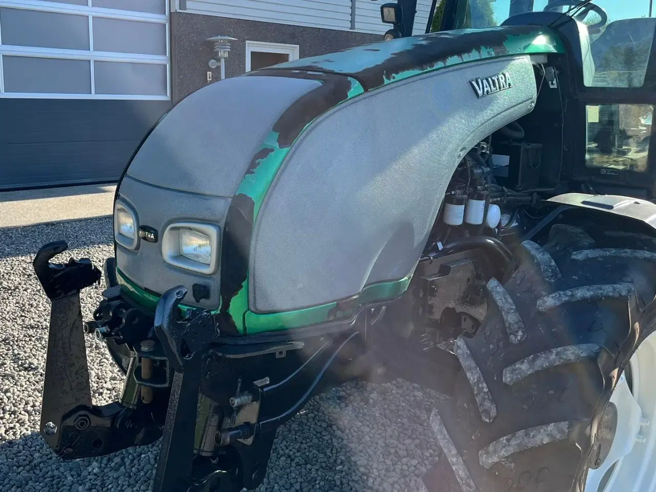 Billede 4 - Valtra T130 med 3.5ton frontlift