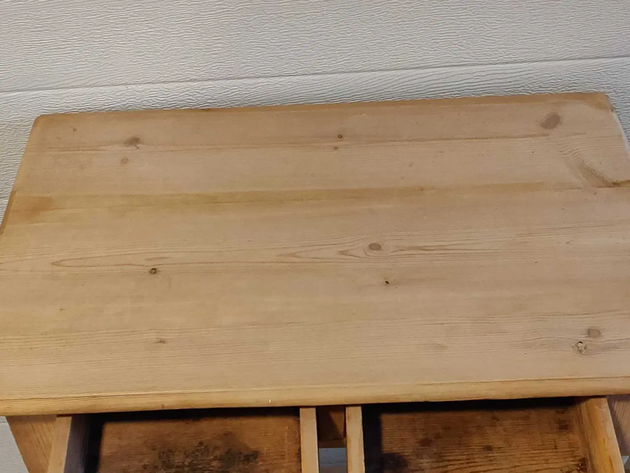 Billede 1 - Tobaksbord