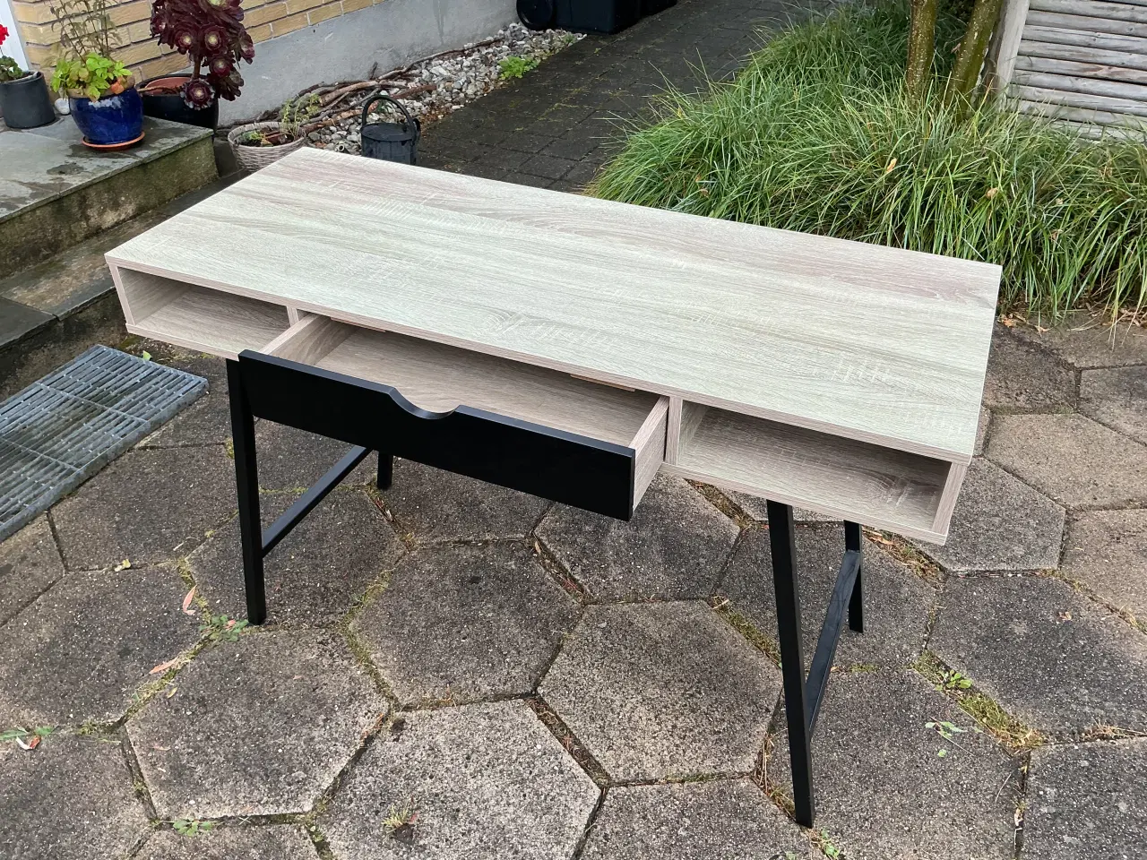 Billede 2 - Skrivebord fint skrivebord