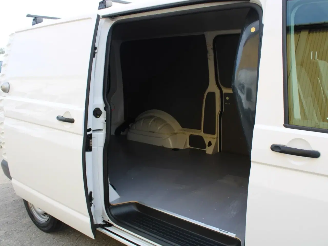Billede 13 - VW Transporter 2,0 TDi 110 Kassevogn lang