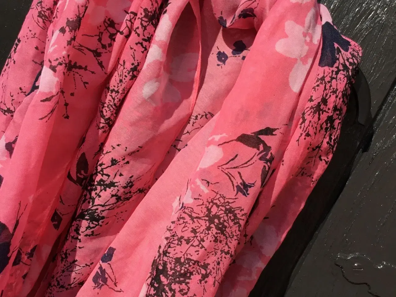 Billede 3 - Pieces tube tørklæde med blomster fra Pieces 
