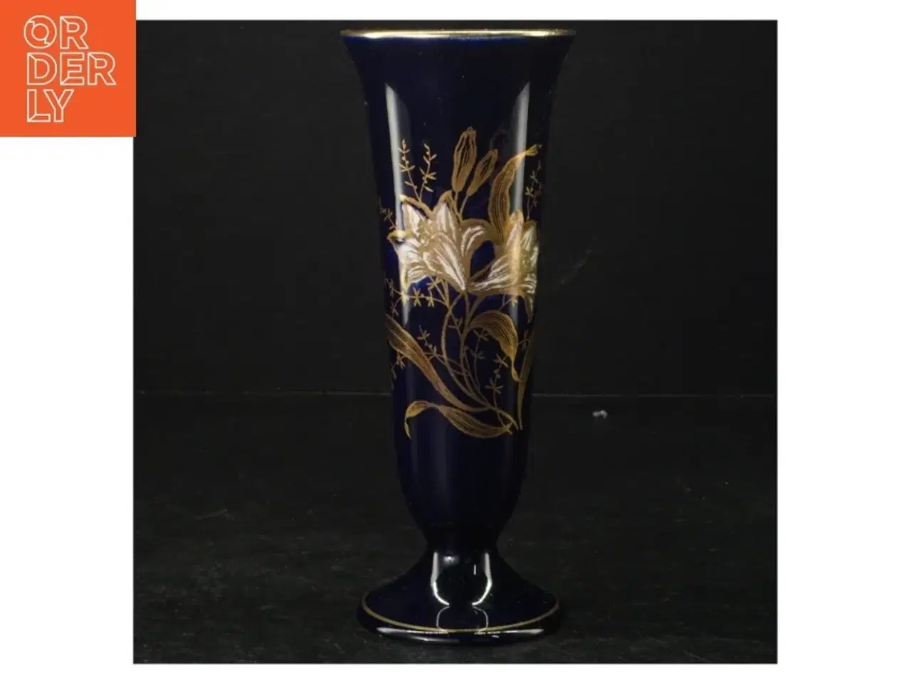 Billede 1 - Porcelænsvase med guldmotiv (str. 18 cm)